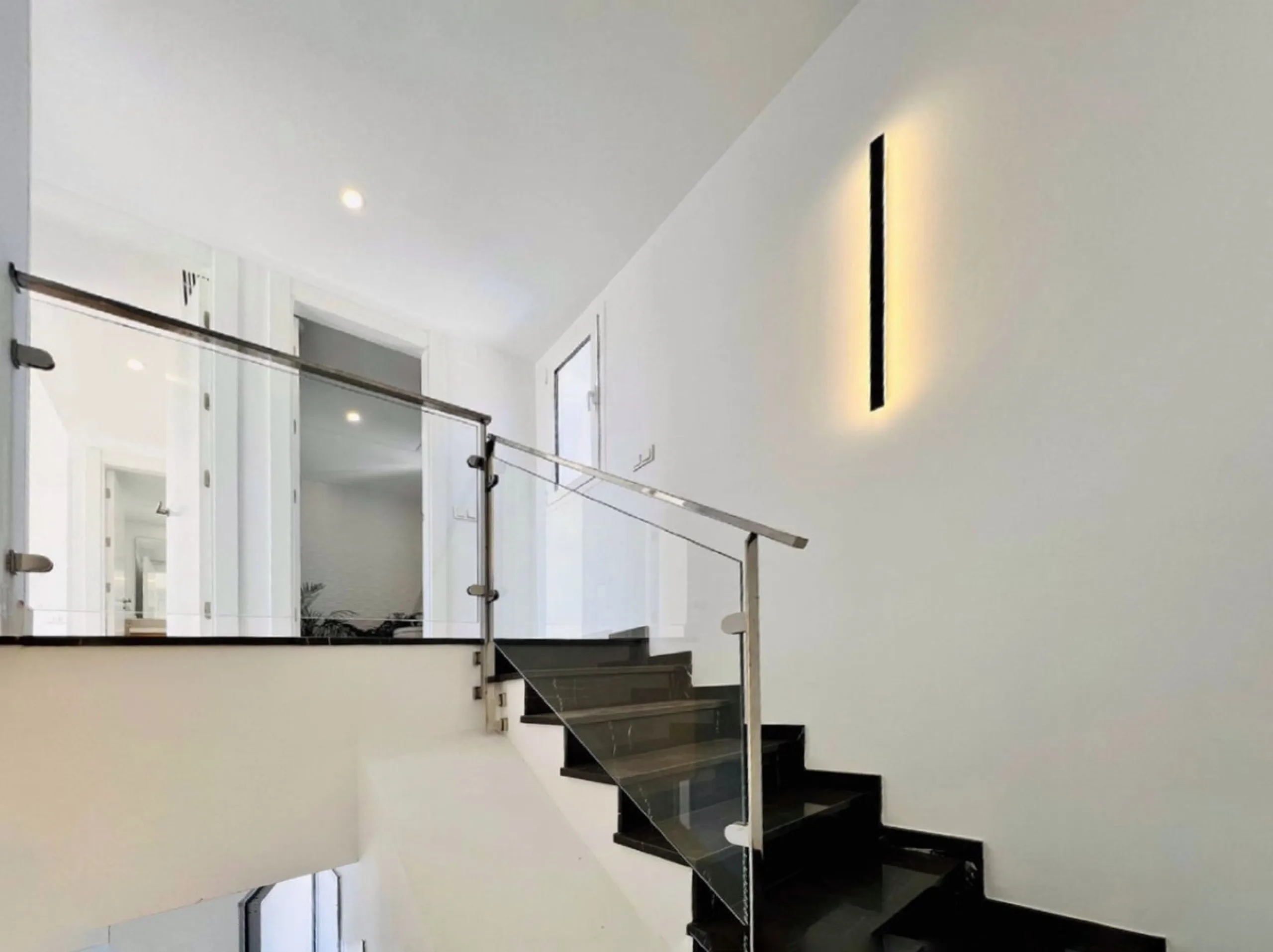 Apartment - Penthouse в продаже в Marbella, Málaga. В доме 3 спален и 3 ванных комнат. Площадь дома 195 м²