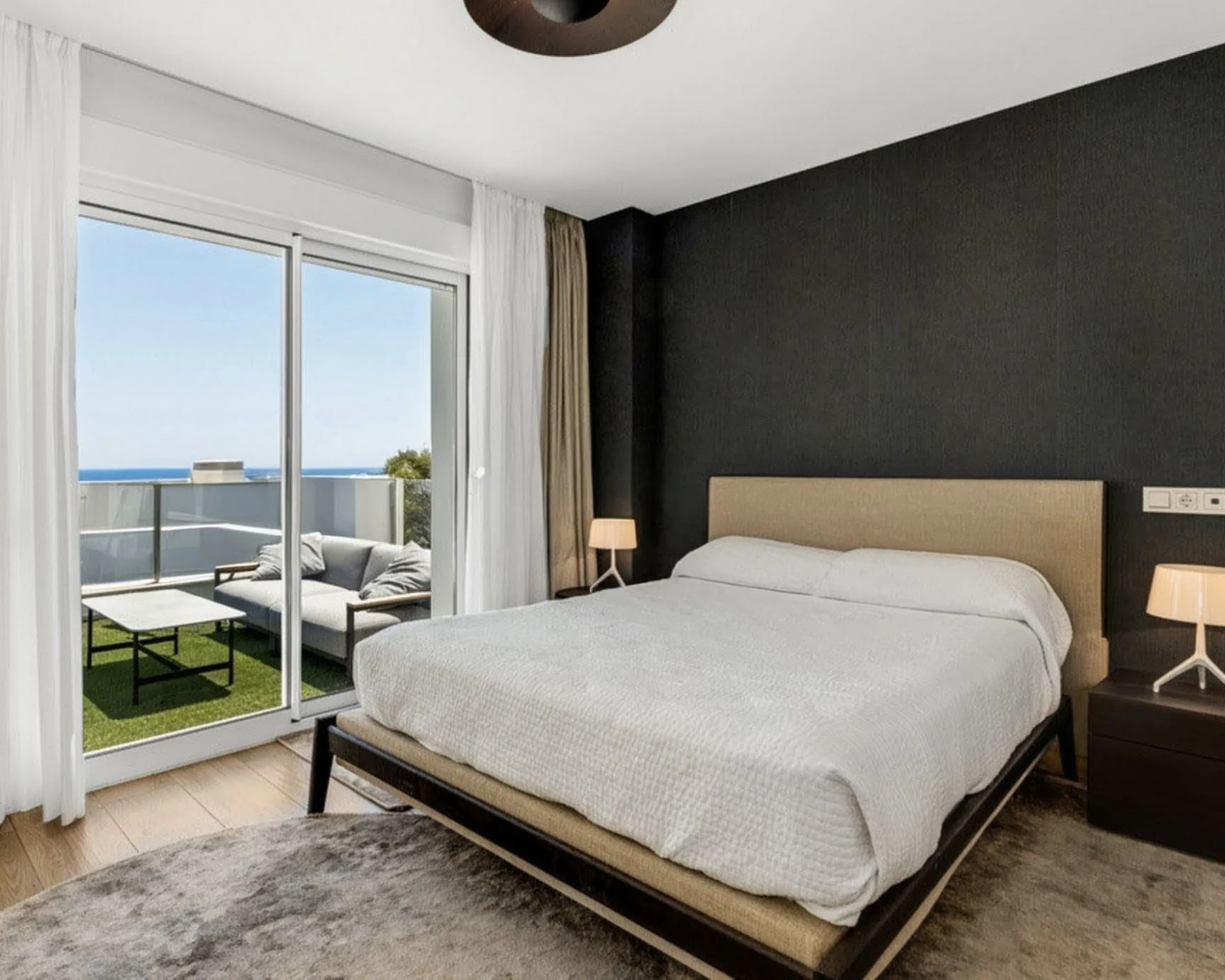 Apartment - Penthouse в продаже в Marbella, Málaga. В доме 3 спален и 3 ванных комнат. Площадь дома 195 м²