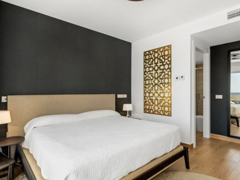 Apartment - Penthouse в продаже в Marbella, Málaga. В доме 3 спален и 3 ванных комнат. Площадь дома 195 м²