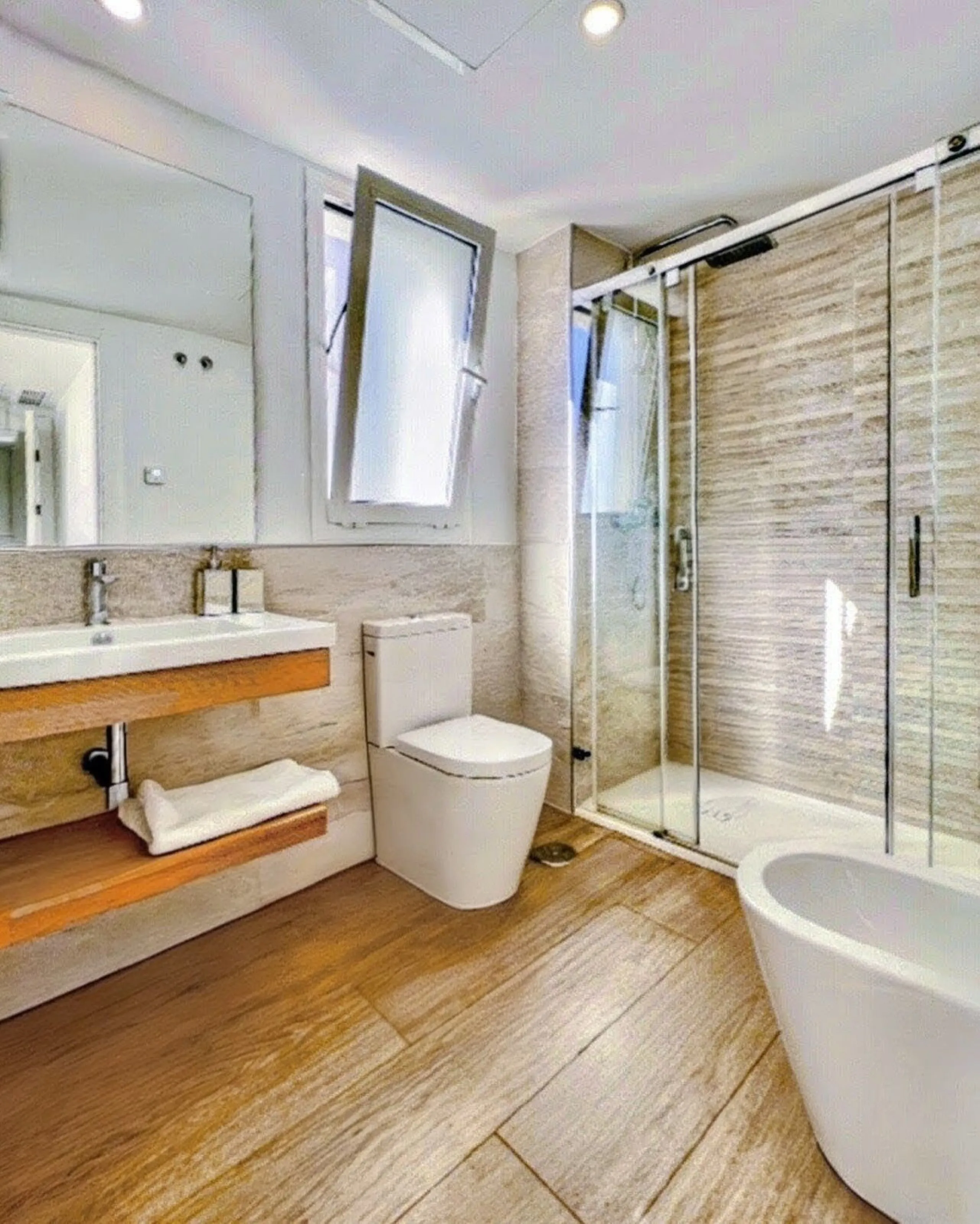 Apartment - Penthouse в продаже в Marbella, Málaga. В доме 3 спален и 3 ванных комнат. Площадь дома 195 м²