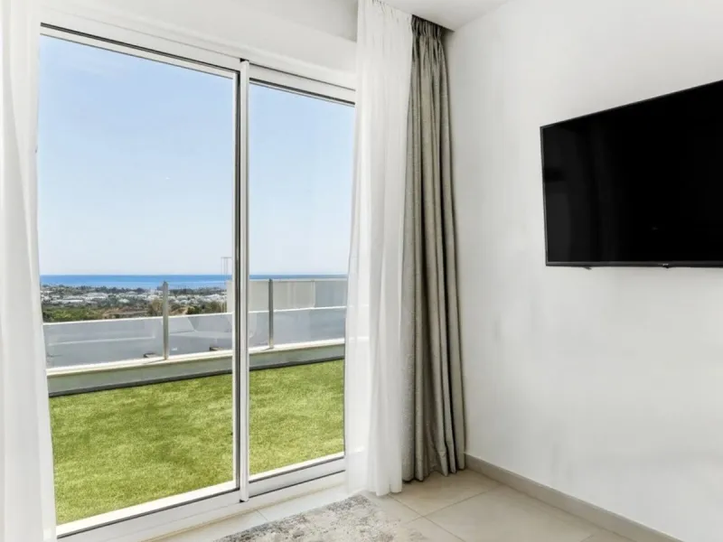 Apartment - Penthouse в продаже в Marbella, Málaga. В доме 3 спален и 3 ванных комнат. Площадь дома 195 м²