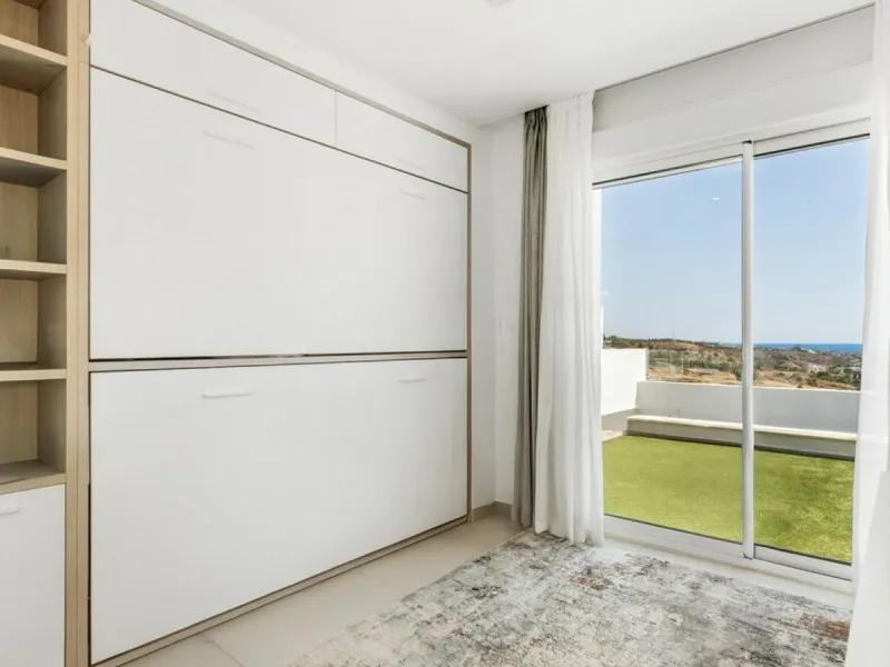 Apartment - Penthouse в продаже в Marbella, Málaga. В доме 3 спален и 3 ванных комнат. Площадь дома 195 м²