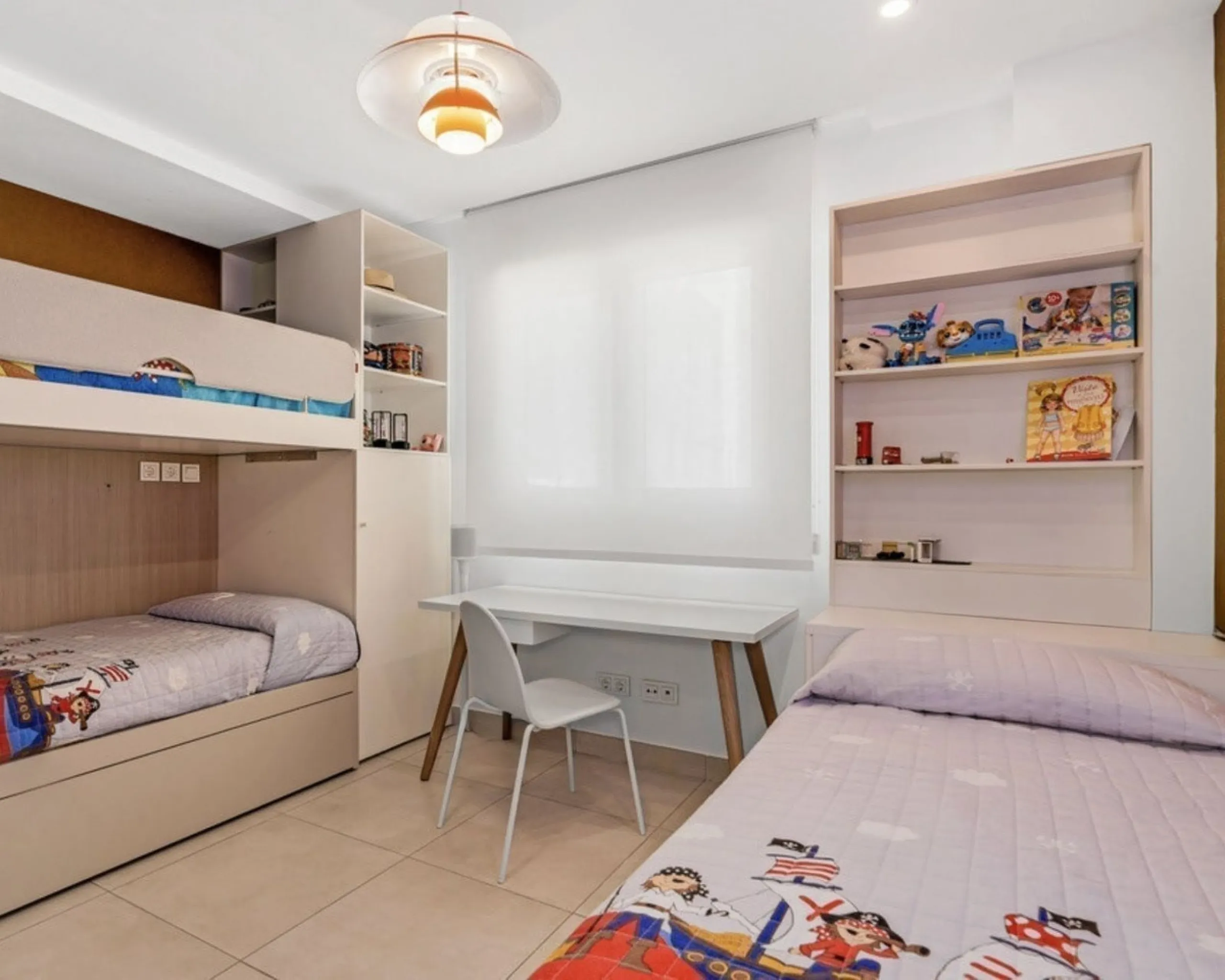 Apartment - Penthouse в продаже в Marbella, Málaga. В доме 3 спален и 3 ванных комнат. Площадь дома 195 м²
