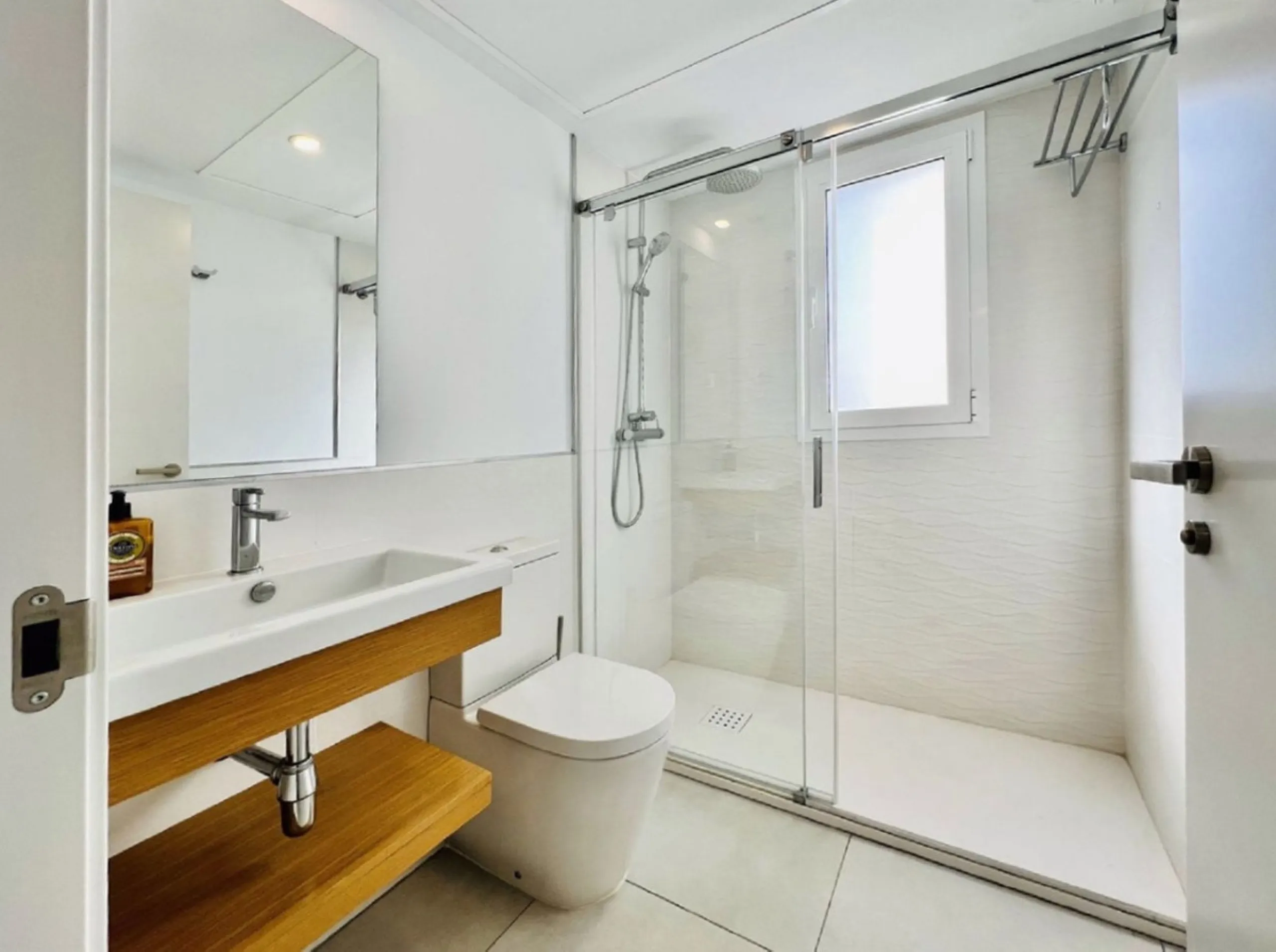 Apartment - Penthouse в продаже в Marbella, Málaga. В доме 3 спален и 3 ванных комнат. Площадь дома 195 м²
