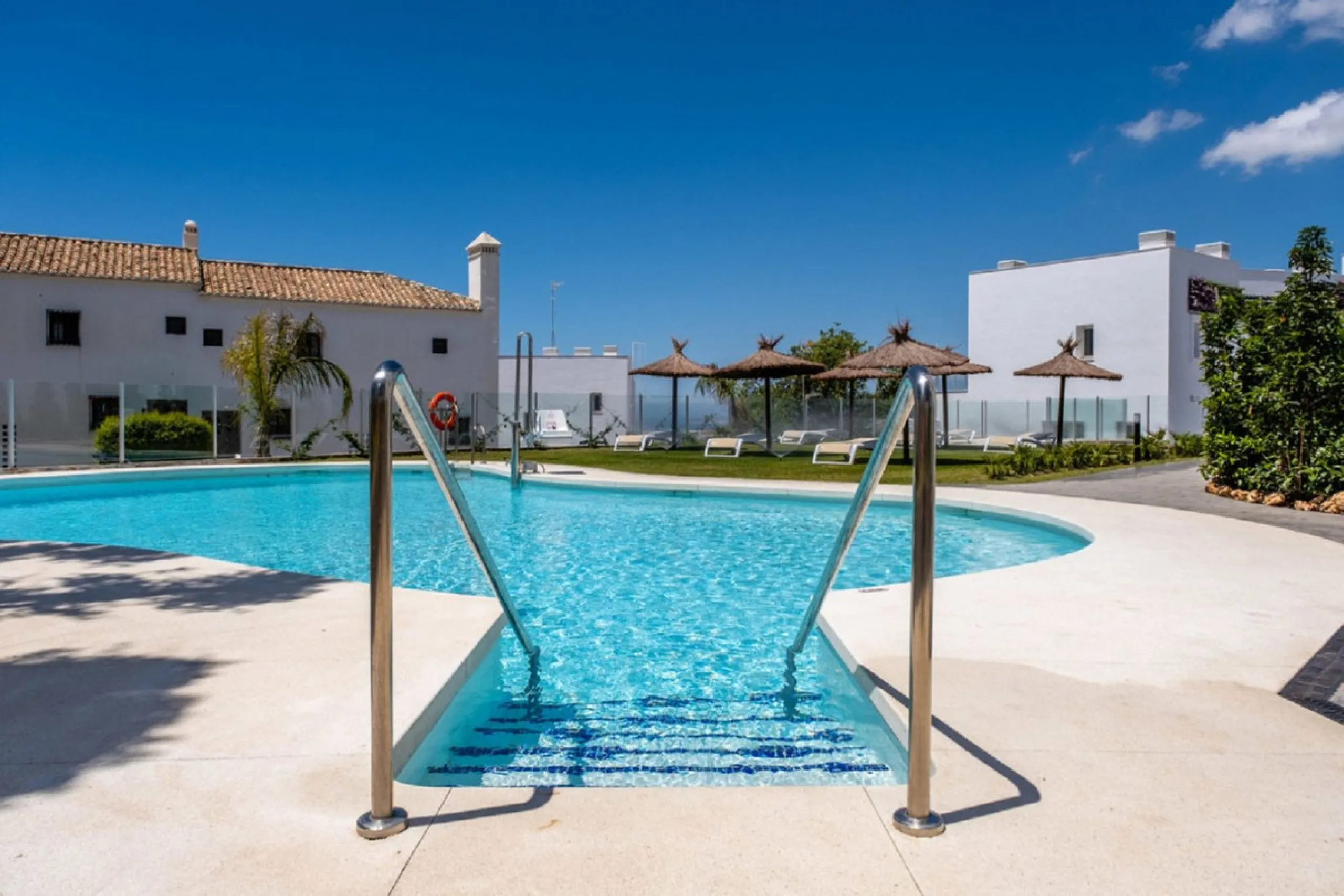 Apartment - Penthouse в продаже в Marbella, Málaga. В доме 3 спален и 3 ванных комнат. Площадь дома 195 м²