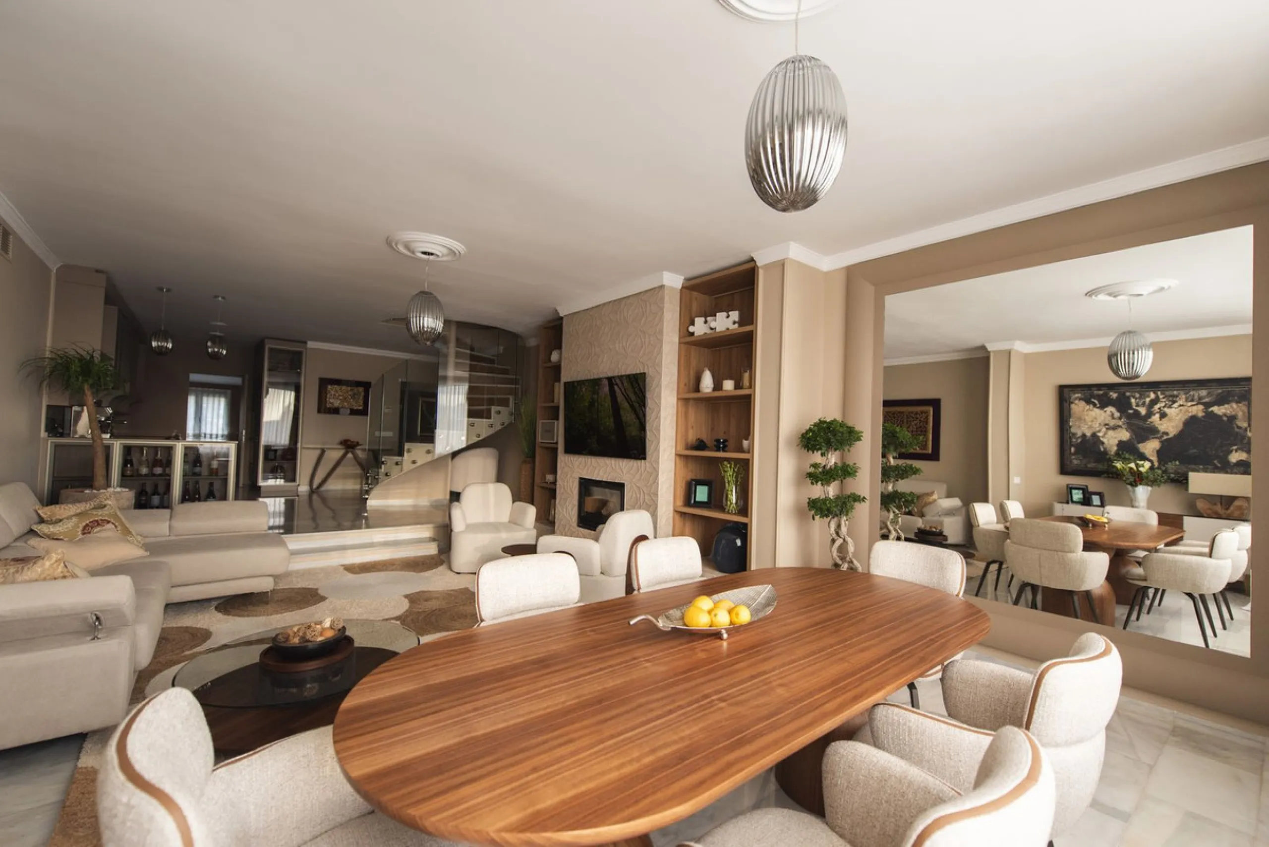 Discover this elegant, fully renovated west-facing townhouse, located in a quiet and well-maintained residential area in the heart of Aloha.
