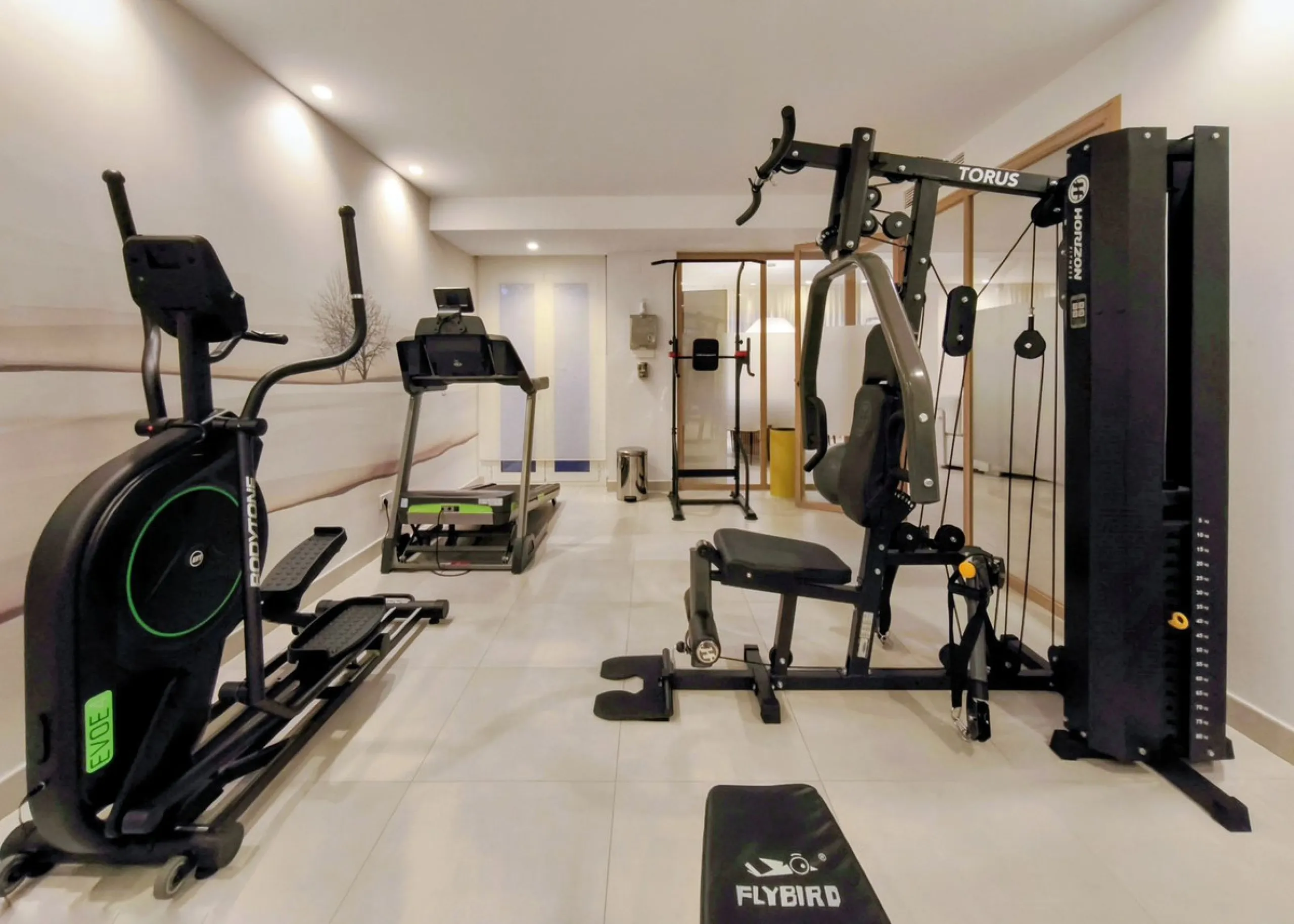Apartment - Penthouse в продаже в Marbella, Málaga. В доме 3 спален и 3 ванных комнат. Площадь дома 195 м²