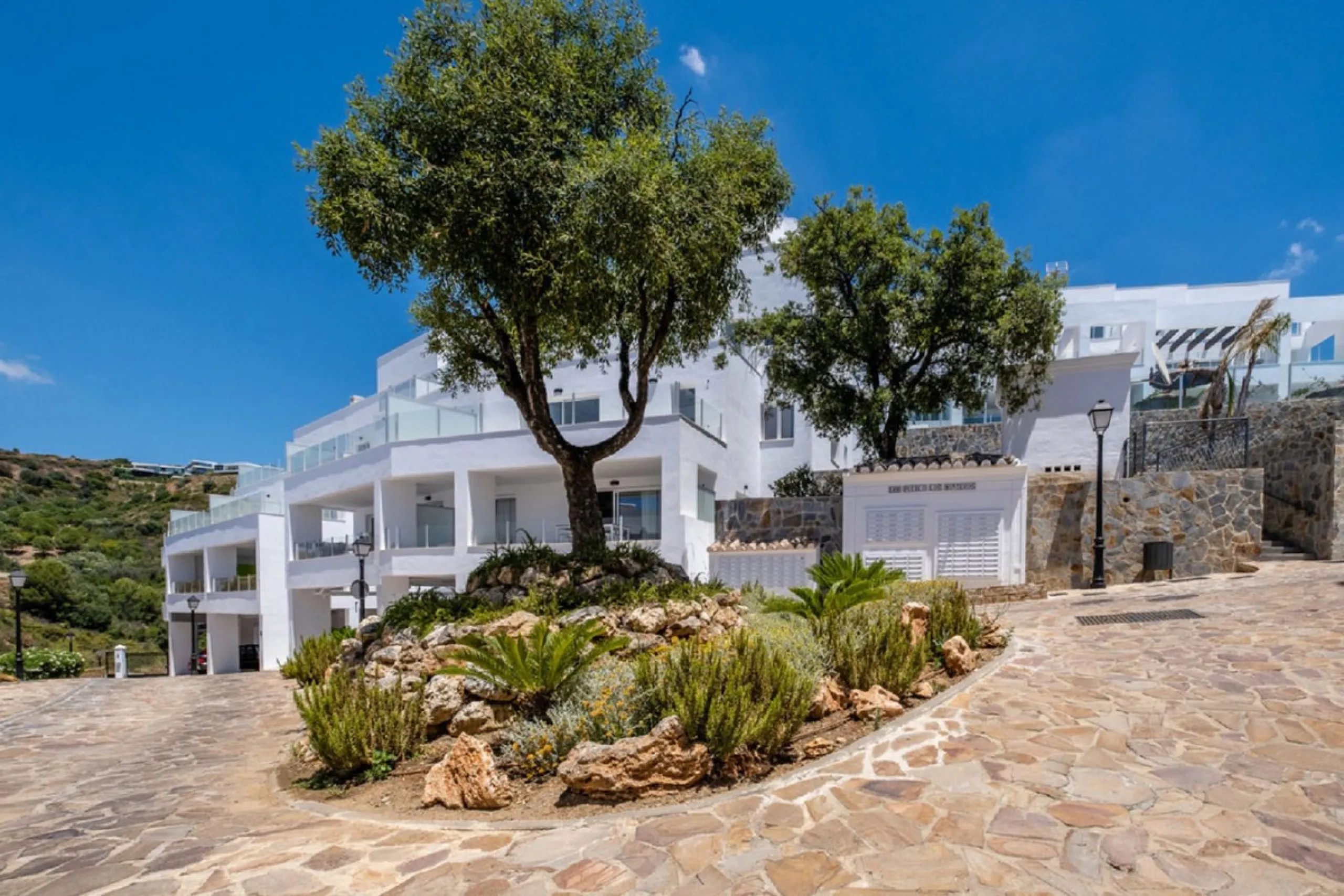 Apartment - Penthouse в продаже в Marbella, Málaga. В доме 3 спален и 3 ванных комнат. Площадь дома 195 м²