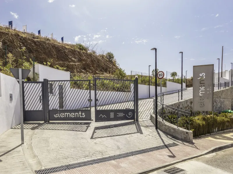 Apartment - Penthouse в продаже в Marbella, Málaga. В доме 3 спален и 3 ванных комнат. Площадь дома 195 м²
