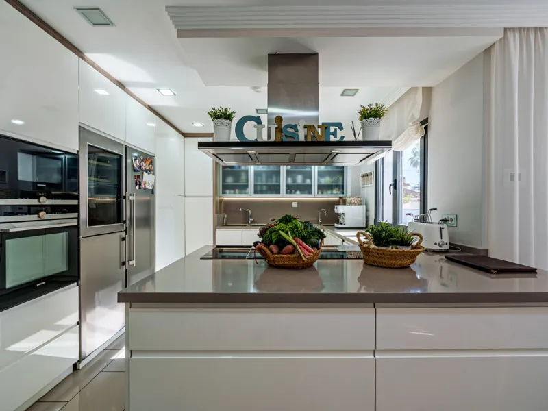 House - Detached Villa в продаже в Málaga, Málaga. В доме 8 спален и 8 ванных комнат. Площадь дома 390 м². Площадь участка 495 м²