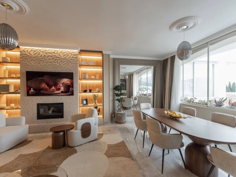 Discover this elegant, fully renovated west-facing townhouse, located in a quiet and well-maintained residential area in the heart of Aloha.