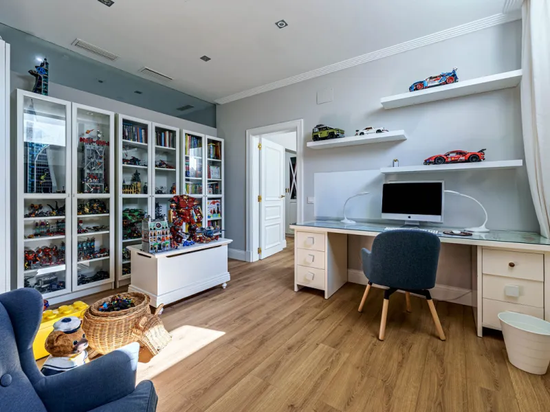House - Detached Villa в продаже в Málaga, Málaga. В доме 8 спален и 8 ванных комнат. Площадь дома 390 м². Площадь участка 495 м²