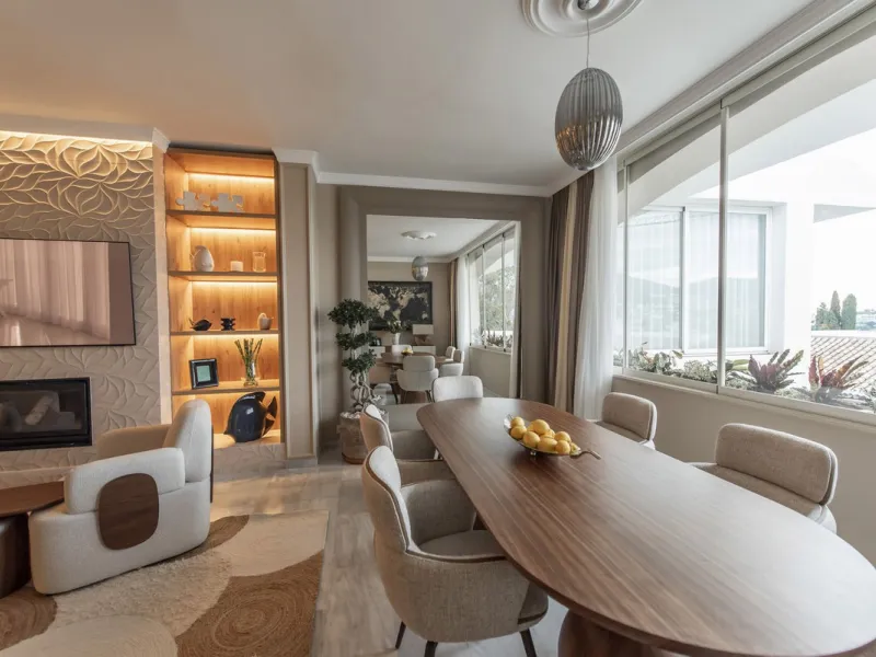 Discover this elegant, fully renovated west-facing townhouse, located in a quiet and well-maintained residential area in the heart of Aloha.