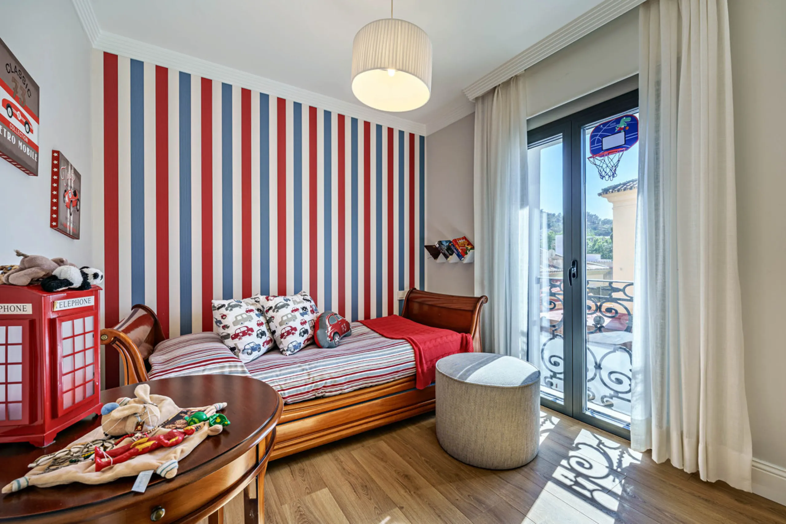 House - Detached Villa в продаже в Málaga, Málaga. В доме 8 спален и 8 ванных комнат. Площадь дома 390 м². Площадь участка 495 м²