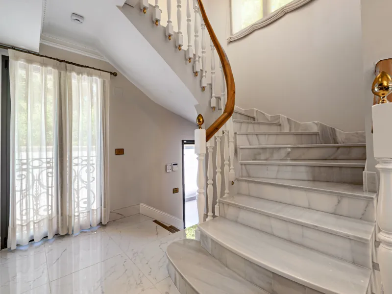 House - Detached Villa в продаже в Málaga, Málaga. В доме 8 спален и 8 ванных комнат. Площадь дома 390 м². Площадь участка 495 м²