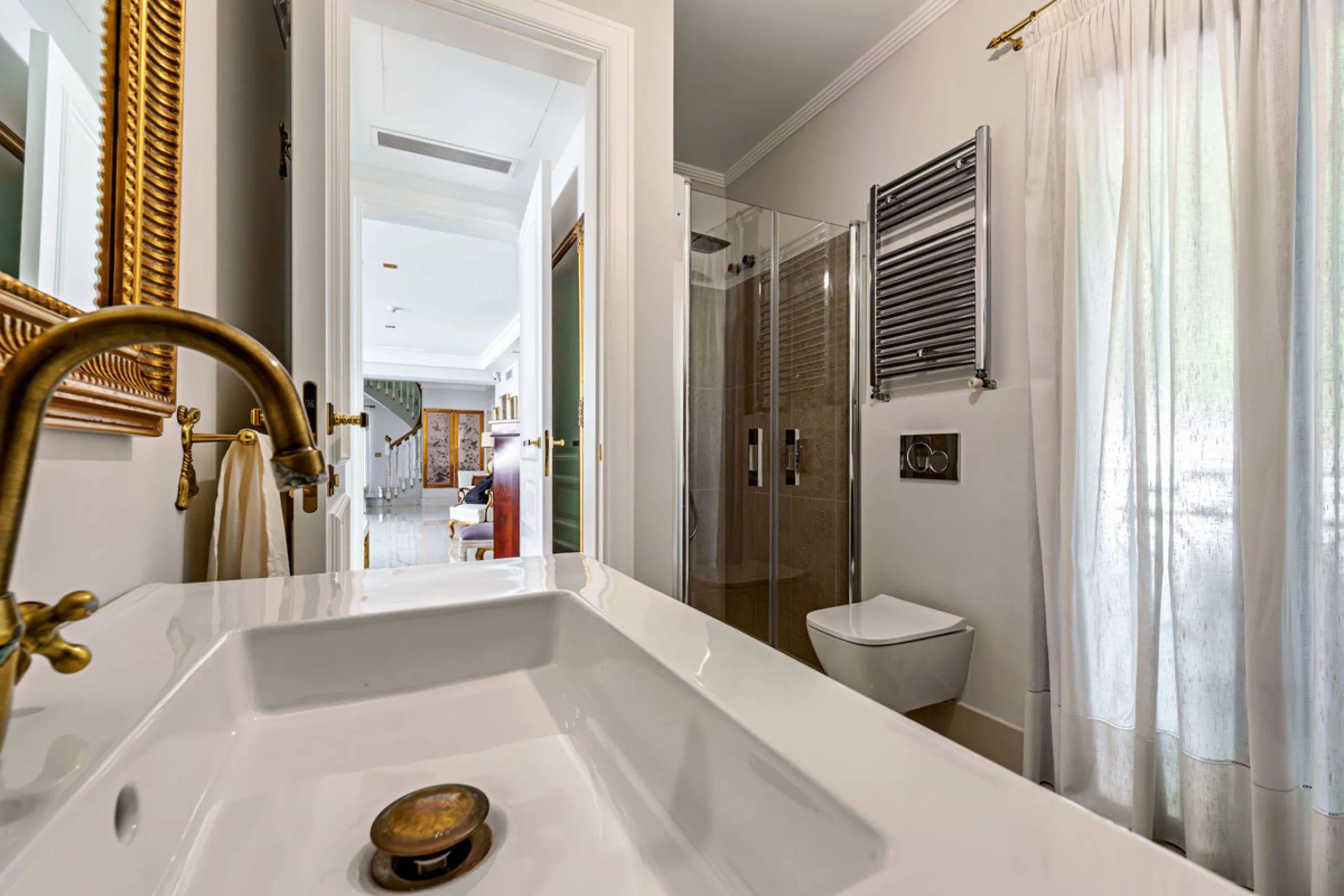 House - Detached Villa в продаже в Málaga, Málaga. В доме 8 спален и 8 ванных комнат. Площадь дома 390 м². Площадь участка 495 м²