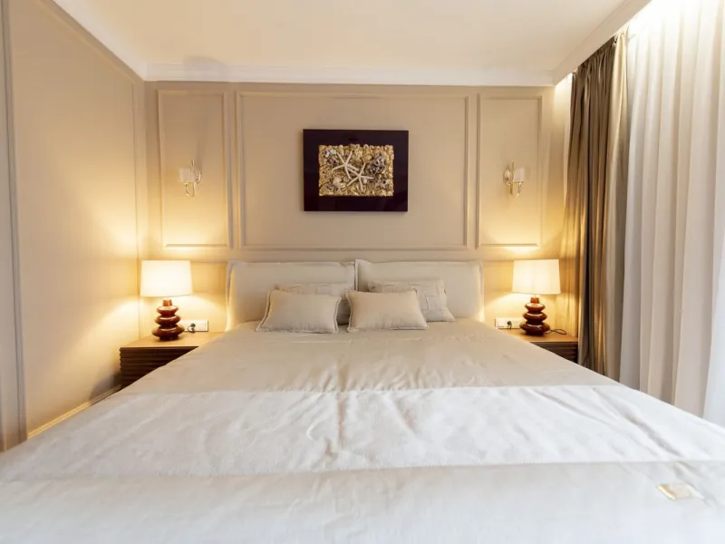 Discover this elegant, fully renovated west-facing townhouse, located in a quiet and well-maintained residential area in the heart of Aloha.