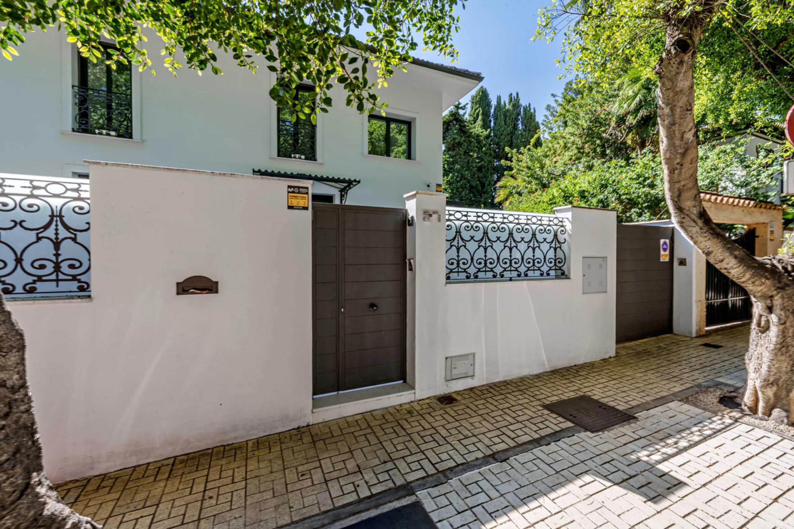 House - Detached Villa в продаже в Málaga, Málaga. В доме 8 спален и 8 ванных комнат. Площадь дома 390 м². Площадь участка 495 м²