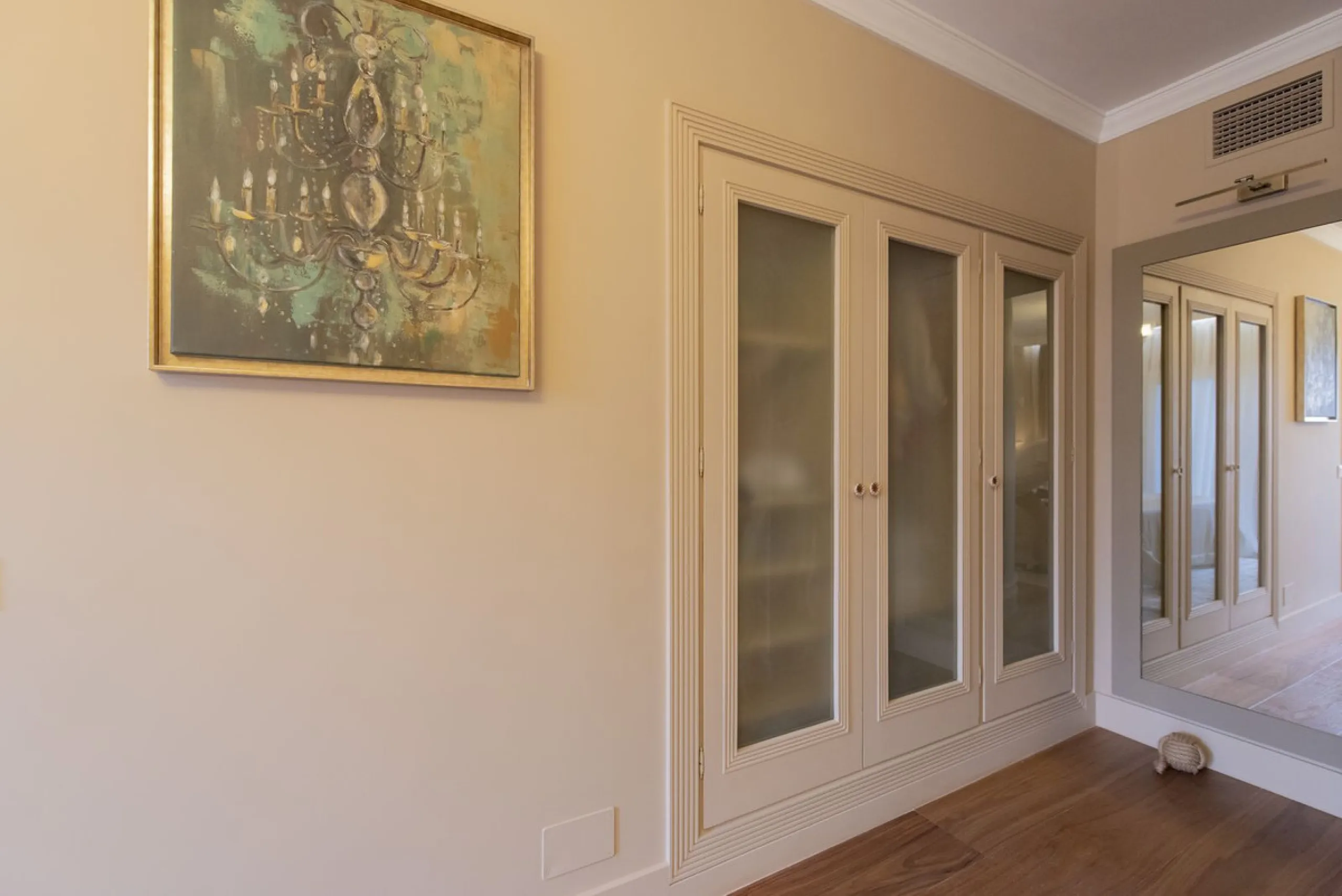 Discover this elegant, fully renovated west-facing townhouse, located in a quiet and well-maintained residential area in the heart of Aloha.