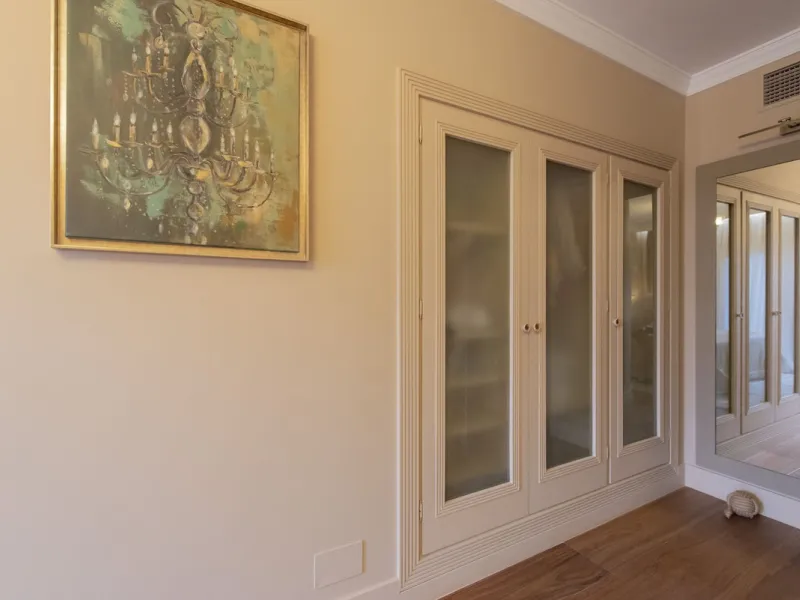 Discover this elegant, fully renovated west-facing townhouse, located in a quiet and well-maintained residential area in the heart of Aloha.