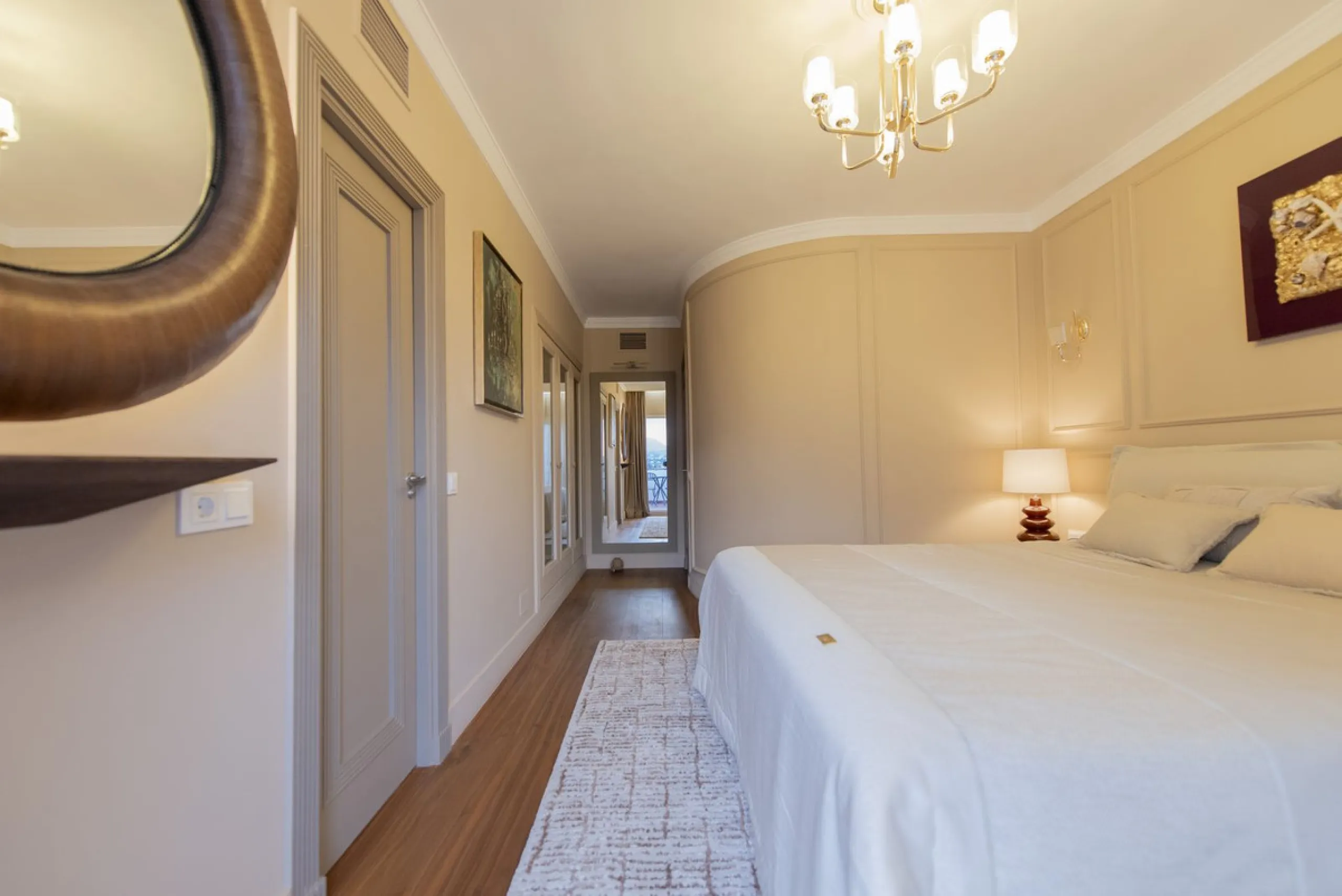 Discover this elegant, fully renovated west-facing townhouse, located in a quiet and well-maintained residential area in the heart of Aloha.