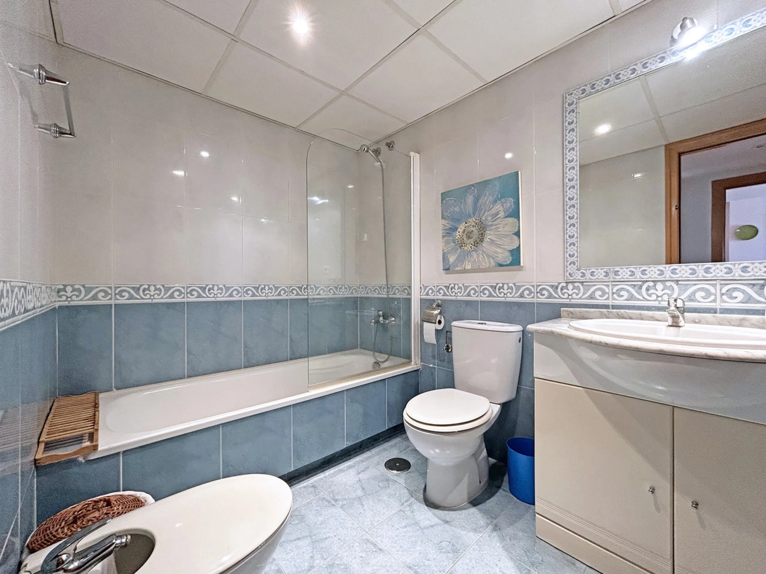 Apartment - Middle Floor Apartment в продаже в Marbella, Málaga. В доме 2 спален и 2 ванных комнат. Площадь дома 114 м²