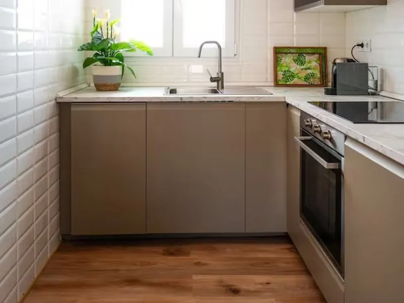 DUPLEX WITH MAGNIFICENT VIEWS - BRAND NEW! Ready to be enjoyed as a primary residence or for holiday rentals (licensed) or long-term stays. Access to the property is independent, via a steep staircase (no elevator) on the 3rd floor. The duplex features a 