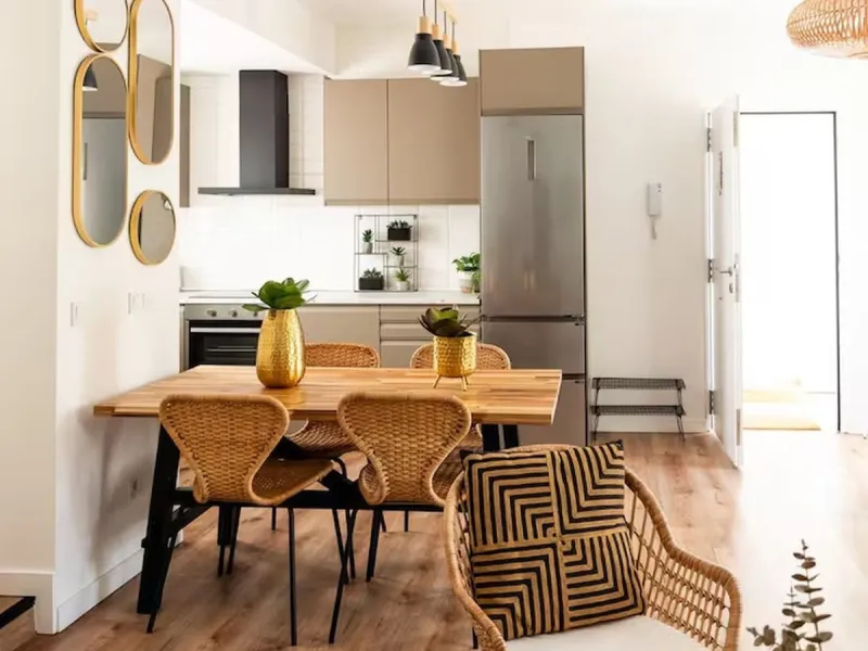 DUPLEX WITH MAGNIFICENT VIEWS - BRAND NEW! Ready to be enjoyed as a primary residence or for holiday rentals (licensed) or long-term stays. Access to the property is independent, via a steep staircase (no elevator) on the 3rd floor. The duplex features a 