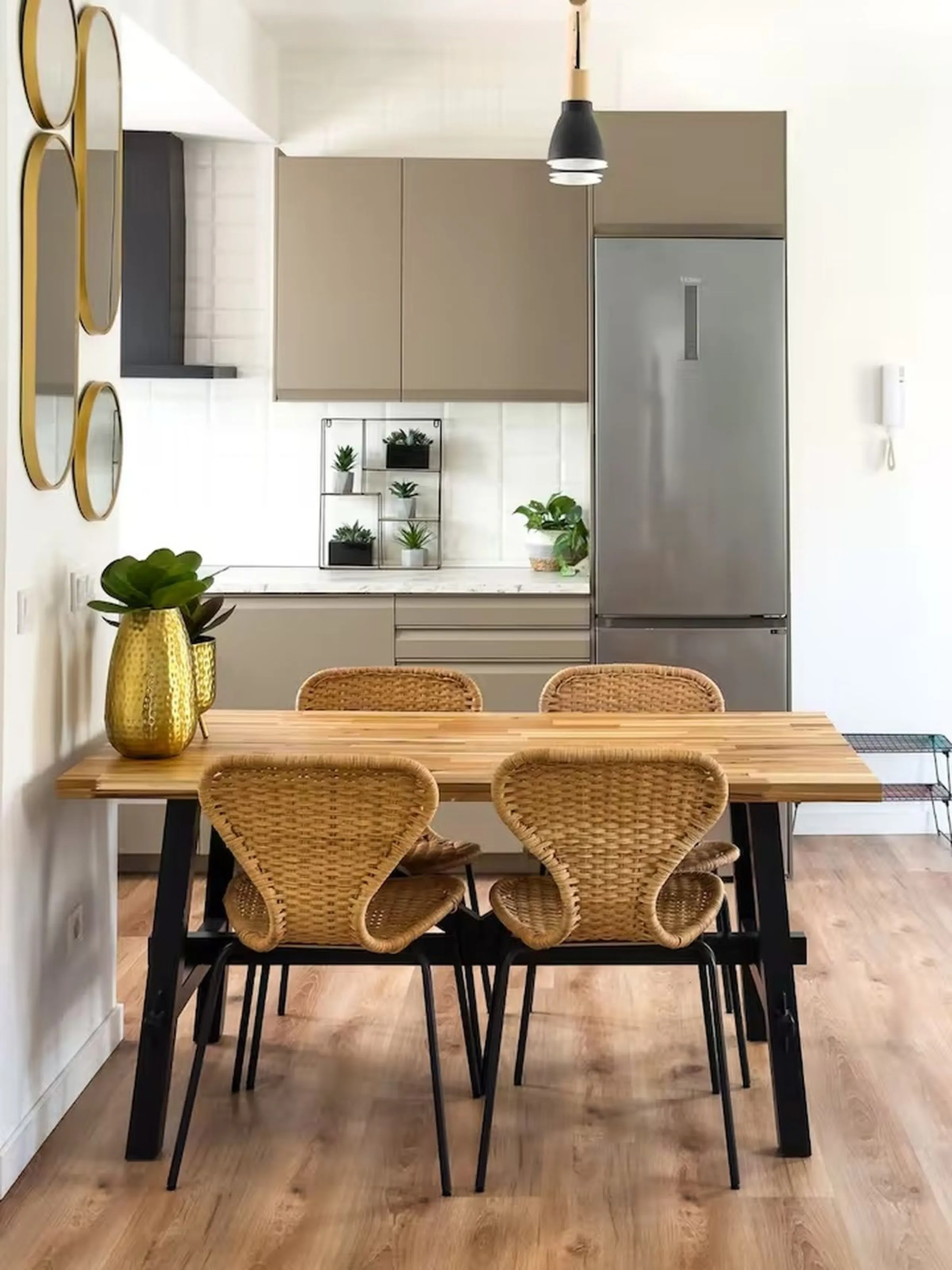 DUPLEX WITH MAGNIFICENT VIEWS - BRAND NEW! Ready to be enjoyed as a primary residence or for holiday rentals (licensed) or long-term stays. Access to the property is independent, via a steep staircase (no elevator) on the 3rd floor. The duplex features a 