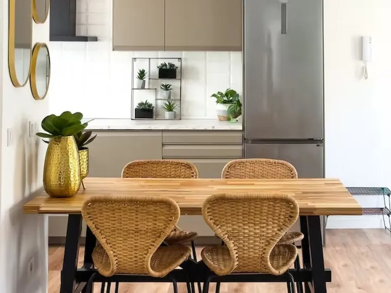 DUPLEX WITH MAGNIFICENT VIEWS - BRAND NEW! Ready to be enjoyed as a primary residence or for holiday rentals (licensed) or long-term stays. Access to the property is independent, via a steep staircase (no elevator) on the 3rd floor. The duplex features a 