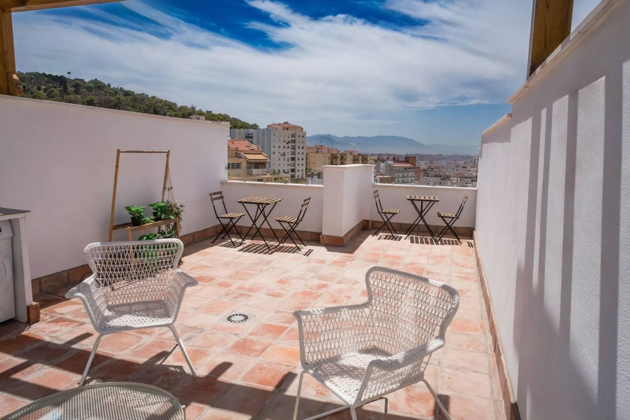 DUPLEX WITH MAGNIFICENT VIEWS - BRAND NEW! Ready to be enjoyed as a primary residence or for holiday rentals (licensed) or long-term stays. Access to the property is independent, via a steep staircase (no elevator) on the 3rd floor. The duplex features a 