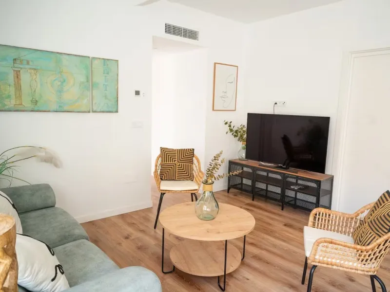 DUPLEX WITH MAGNIFICENT VIEWS - BRAND NEW! Ready to be enjoyed as a primary residence or for holiday rentals (licensed) or long-term stays. Access to the property is independent, via a steep staircase (no elevator) on the 3rd floor. The duplex features a 