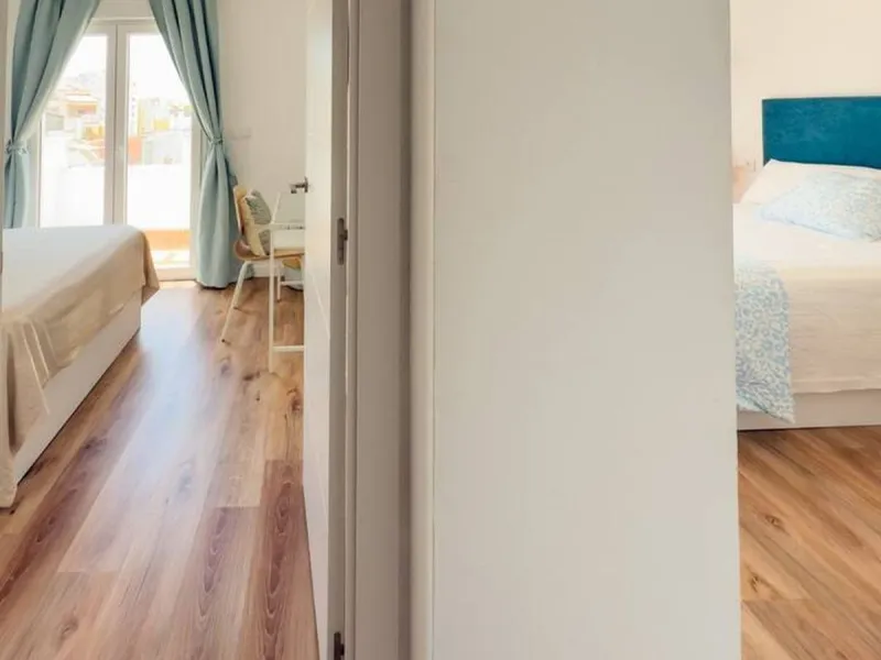 DUPLEX WITH MAGNIFICENT VIEWS - BRAND NEW! Ready to be enjoyed as a primary residence or for holiday rentals (licensed) or long-term stays. Access to the property is independent, via a steep staircase (no elevator) on the 3rd floor. The duplex features a 