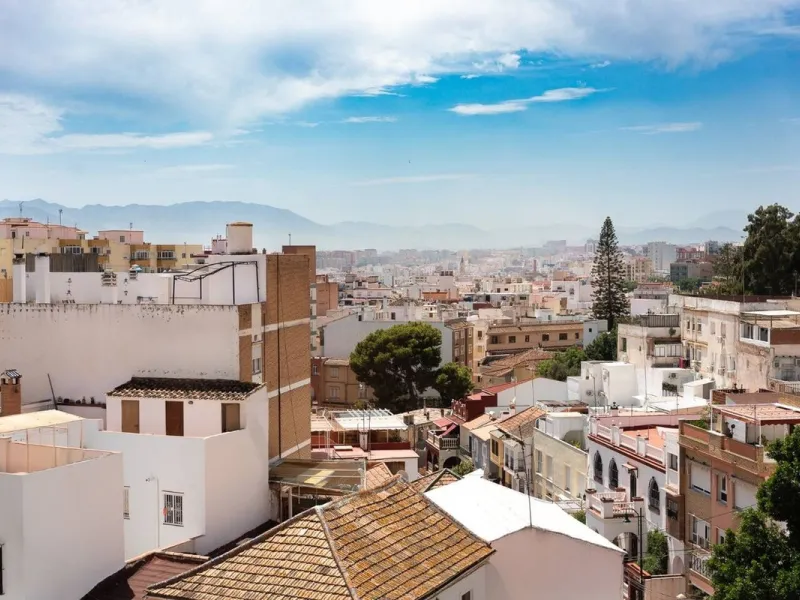 DUPLEX WITH MAGNIFICENT VIEWS - BRAND NEW! Ready to be enjoyed as a primary residence or for holiday rentals (licensed) or long-term stays. Access to the property is independent, via a steep staircase (no elevator) on the 3rd floor. The duplex features a 