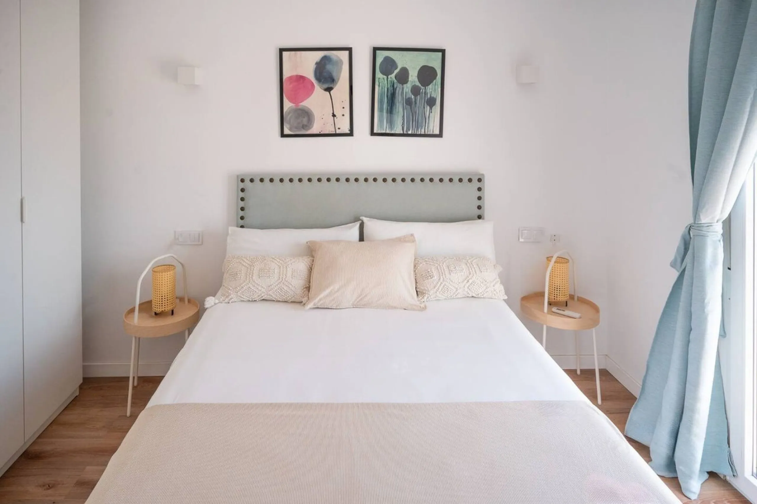 DUPLEX WITH MAGNIFICENT VIEWS - BRAND NEW! Ready to be enjoyed as a primary residence or for holiday rentals (licensed) or long-term stays. Access to the property is independent, via a steep staircase (no elevator) on the 3rd floor. The duplex features a 