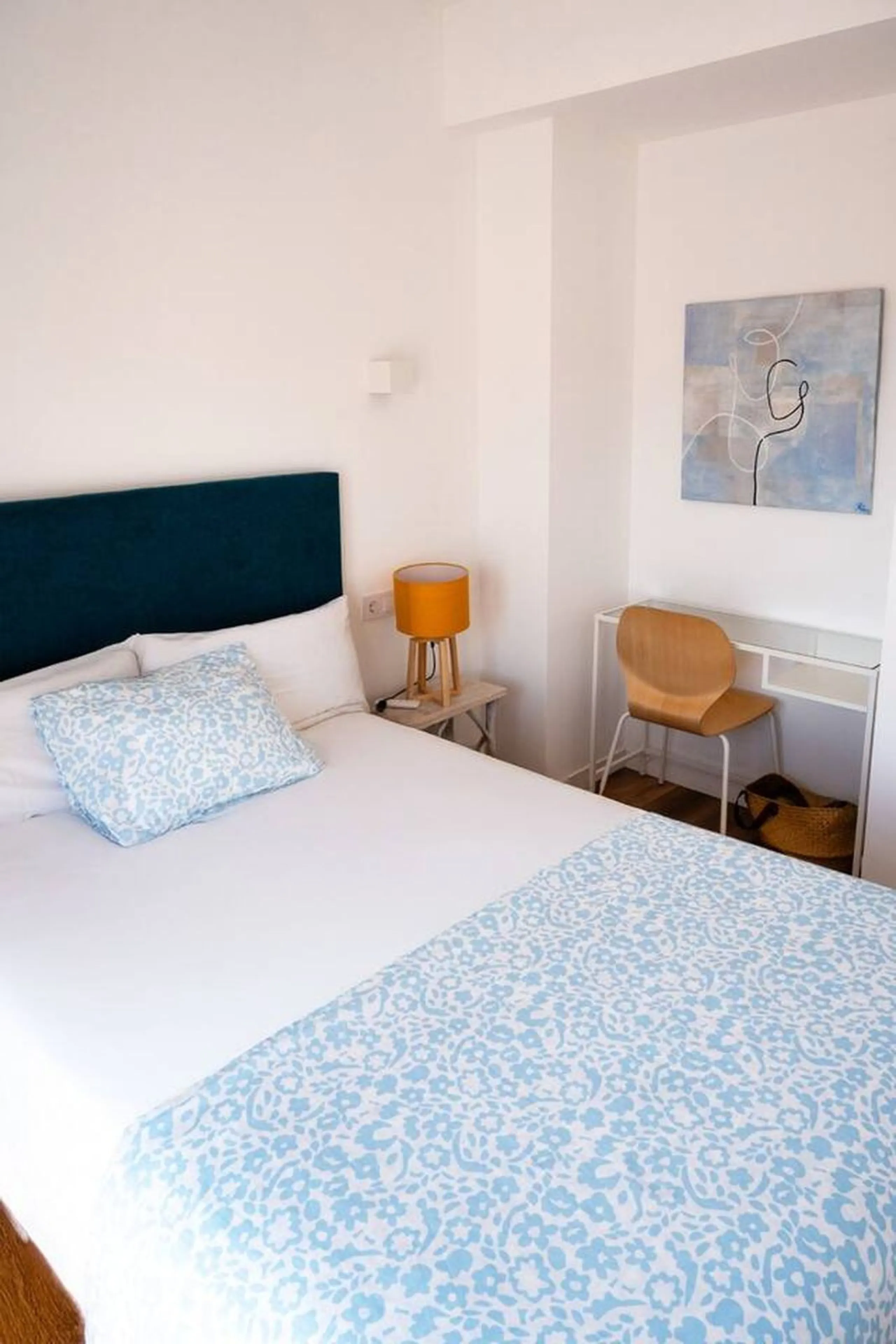 DUPLEX WITH MAGNIFICENT VIEWS - BRAND NEW! Ready to be enjoyed as a primary residence or for holiday rentals (licensed) or long-term stays. Access to the property is independent, via a steep staircase (no elevator) on the 3rd floor. The duplex features a 