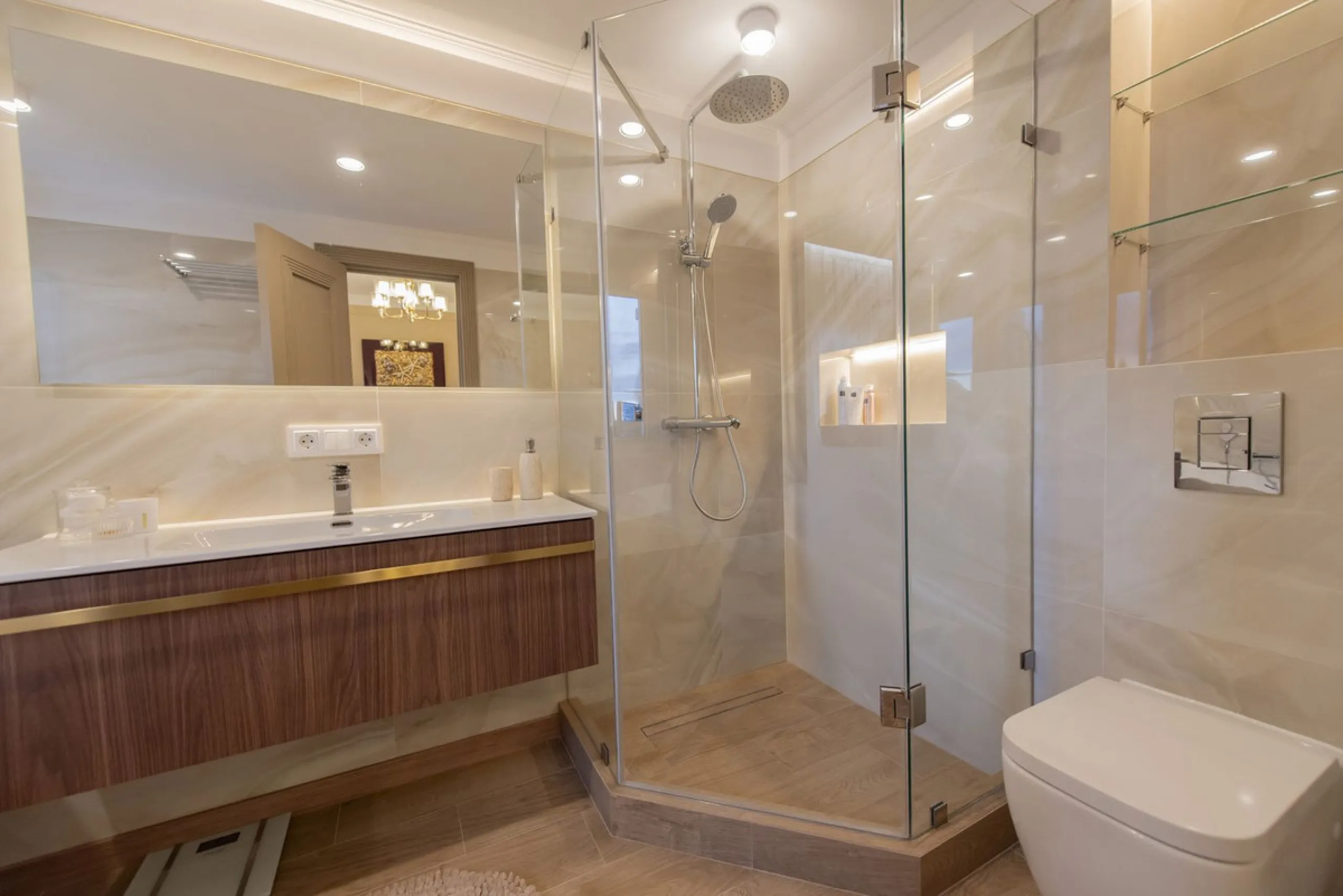 Discover this elegant, fully renovated west-facing townhouse, located in a quiet and well-maintained residential area in the heart of Aloha.