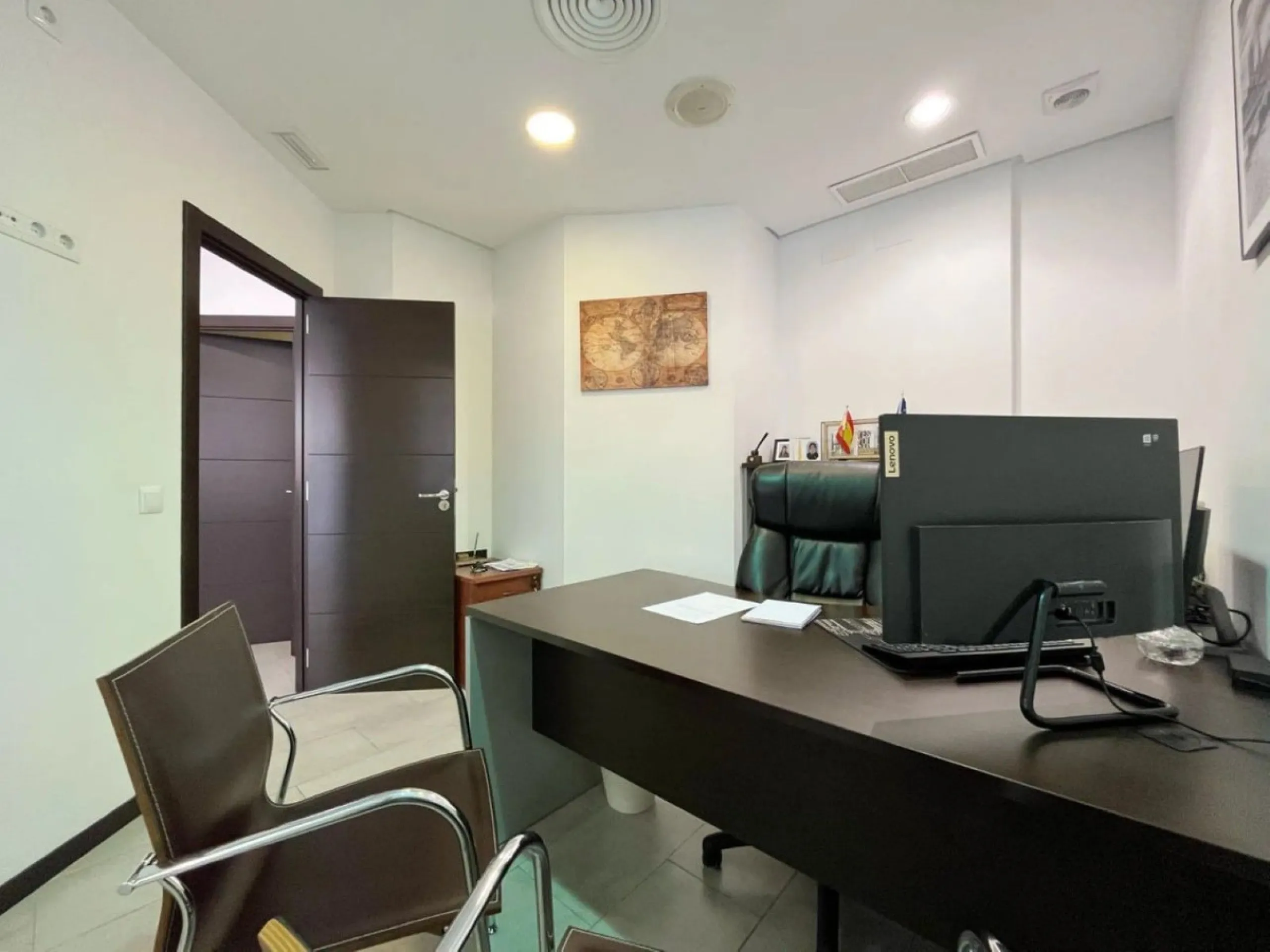 Commercial - Commercial Premises в продаже в Marbella, Málaga. Площадь дома 376 м²