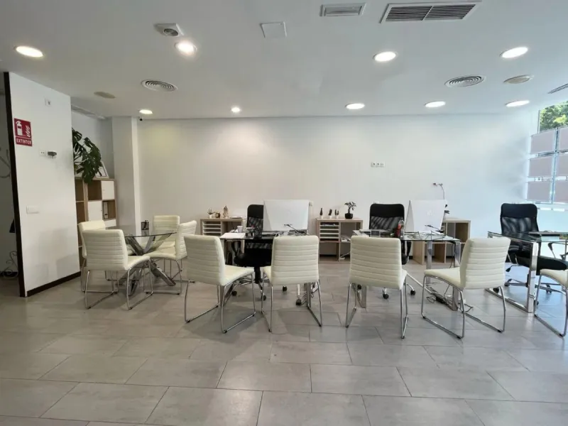 Commercial - Commercial Premises в продаже в Marbella, Málaga. Площадь дома 376 м²