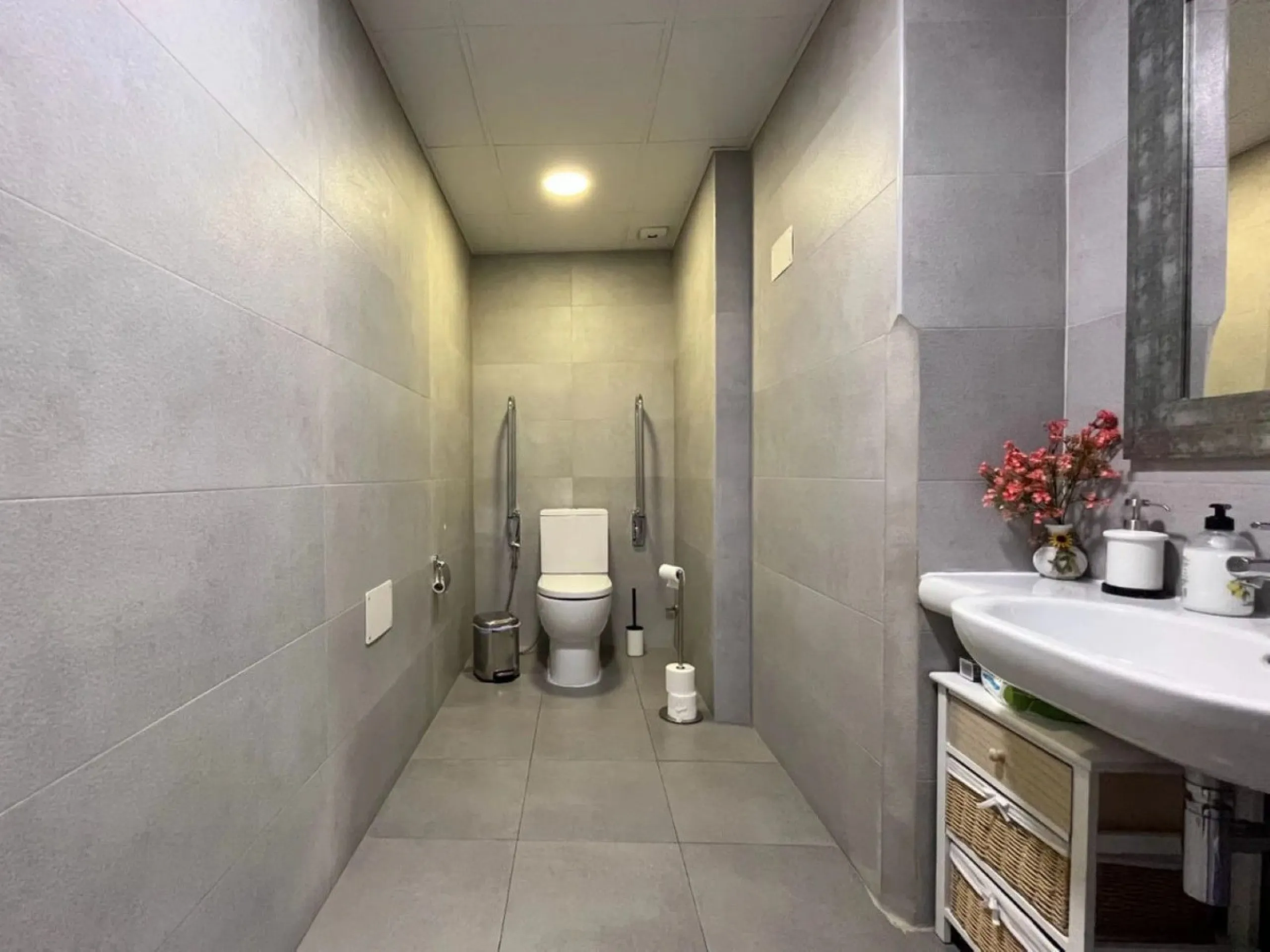 Commercial - Commercial Premises в продаже в Marbella, Málaga. Площадь дома 376 м²