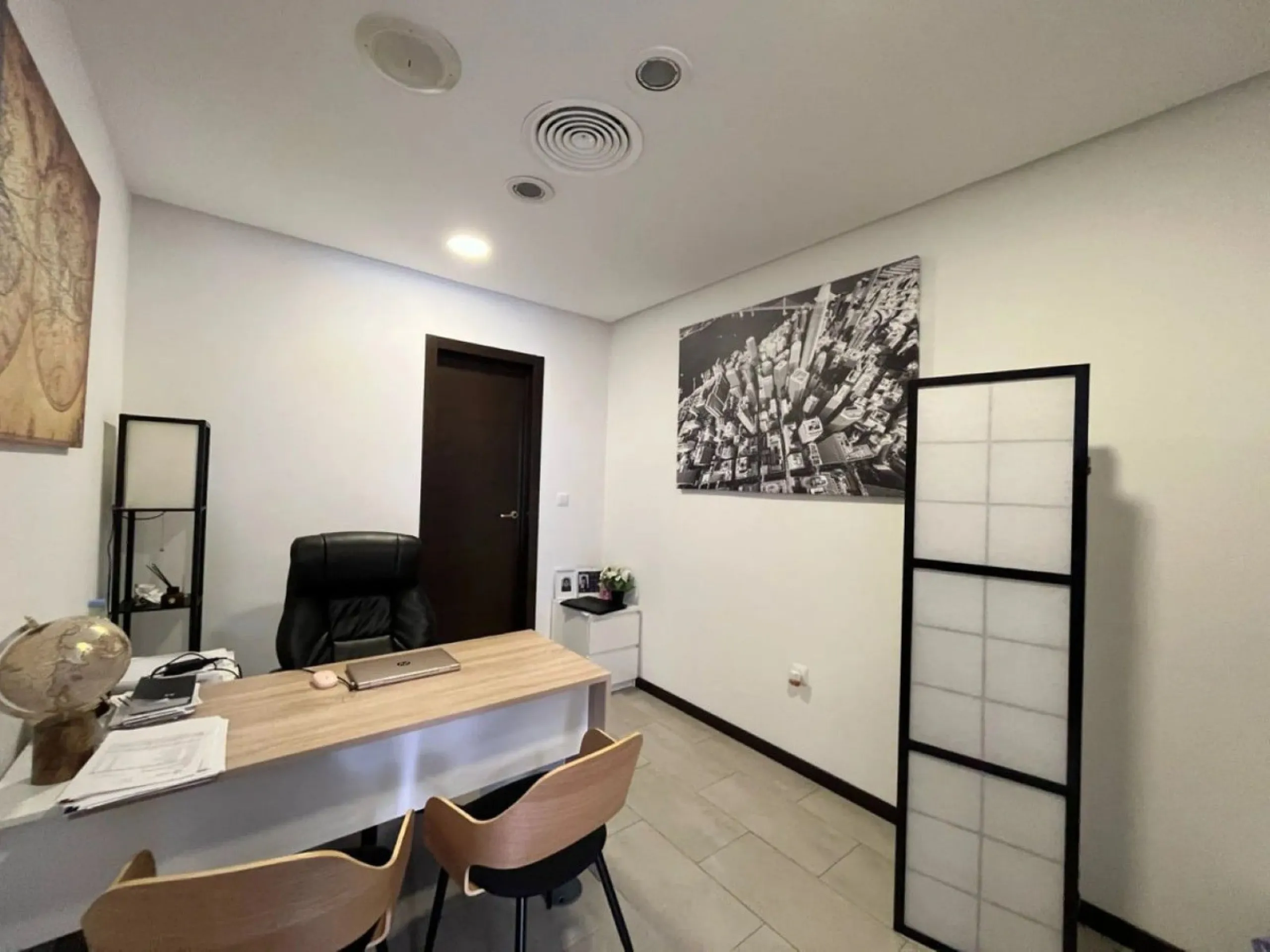 Commercial - Commercial Premises в продаже в Marbella, Málaga. Площадь дома 376 м²