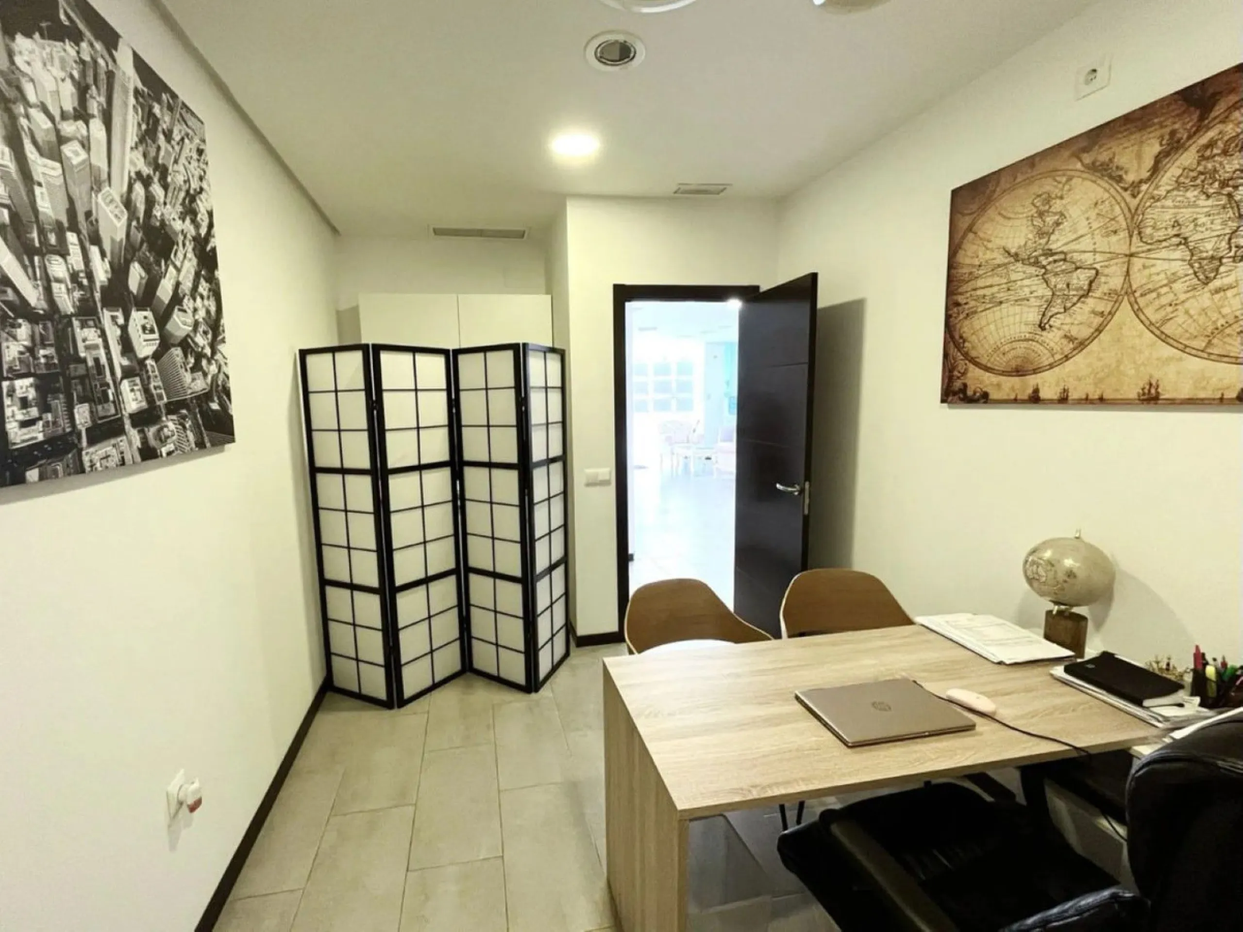 Commercial - Commercial Premises в продаже в Marbella, Málaga. Площадь дома 376 м²