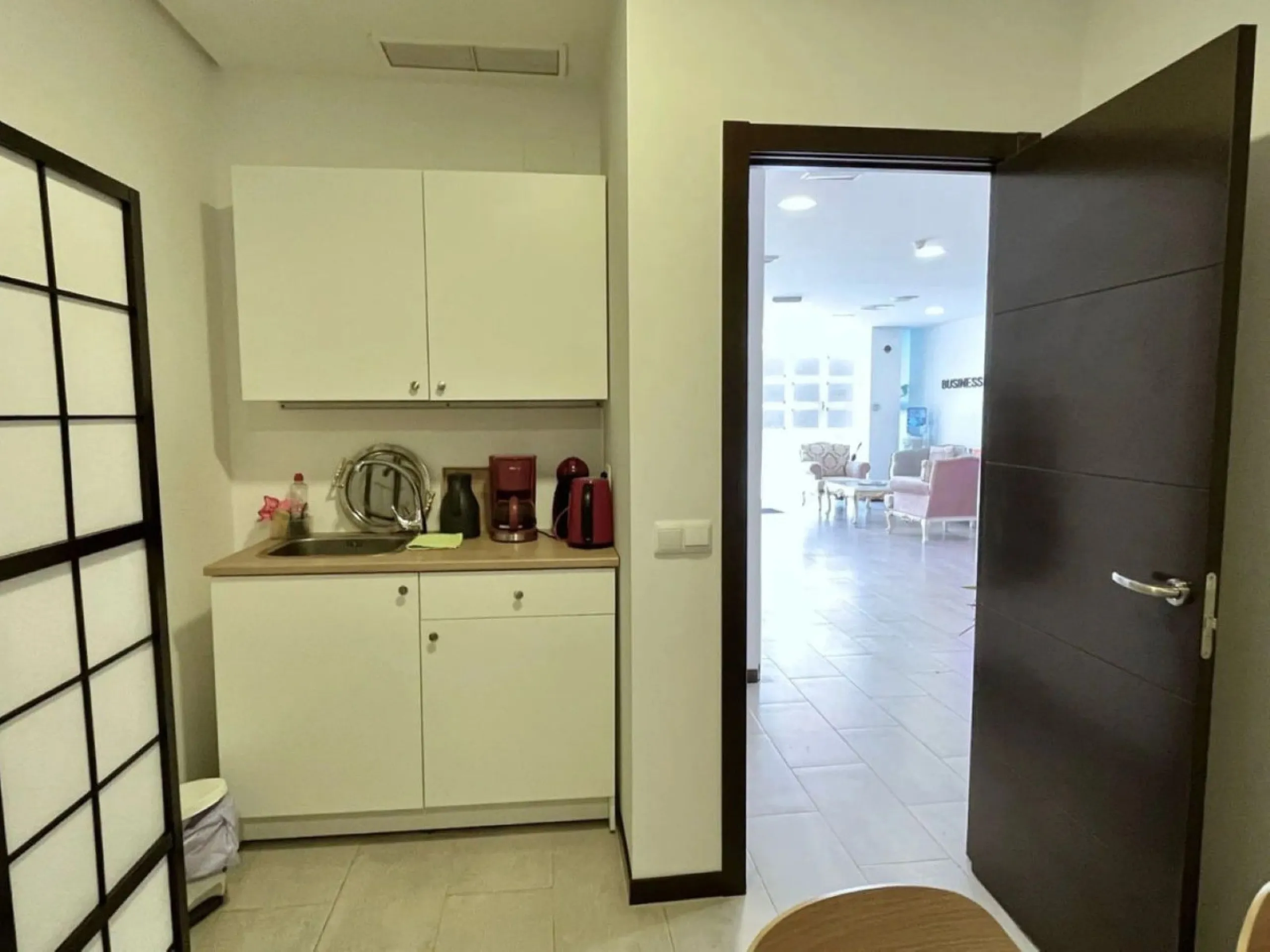 Commercial - Commercial Premises в продаже в Marbella, Málaga. Площадь дома 376 м²