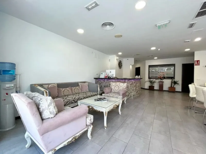 Commercial - Commercial Premises в продаже в Marbella, Málaga. Площадь дома 376 м²