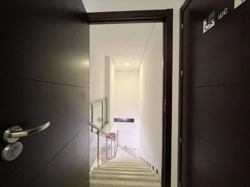 Commercial - Commercial Premises в продаже в Marbella, Málaga. Площадь дома 376 м²