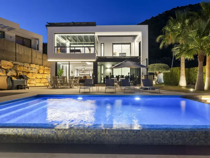 For Sale – Villa Yara | Contemporary villa in Mijas with cinema room, sauna, pool & mountain views..