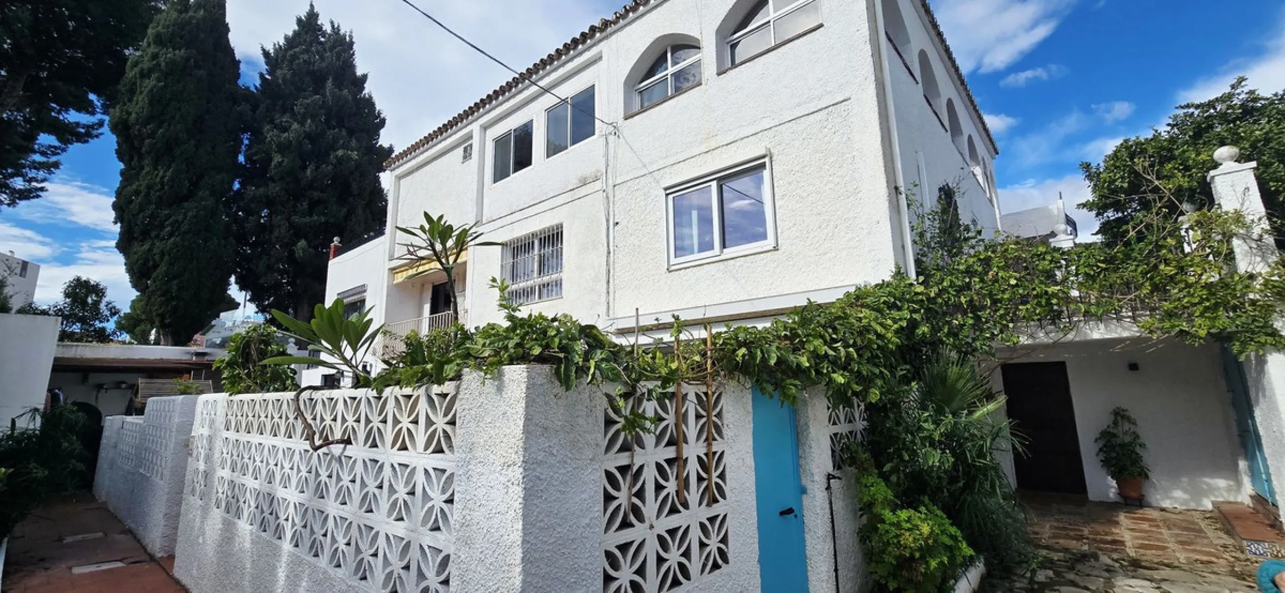 High-potential property in a prime location in Benalmádena – Duplex ground floor with terrace and rear garden