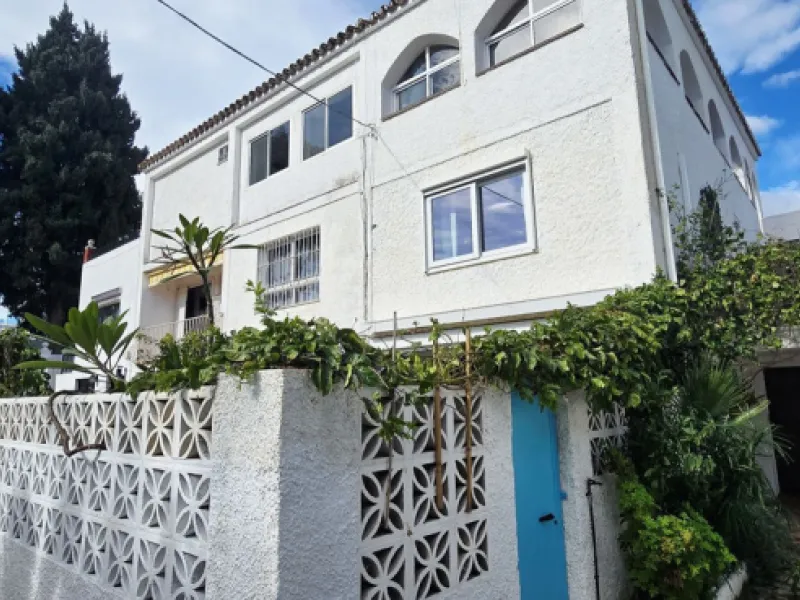 High-potential property in a prime location in Benalmádena – Duplex ground floor with terrace and rear garden