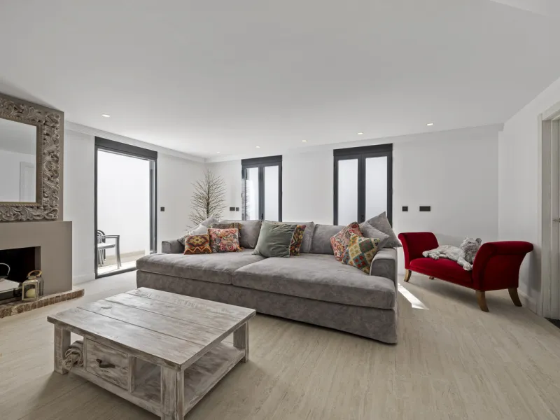 Discover this exceptional southwest-facing villa, a stunning blend of contemporary elegance and modern comfort. Recently refurbished with top-quality materials, this exquisite home boasts a sleek design that perfectly complements its surroundings. Located