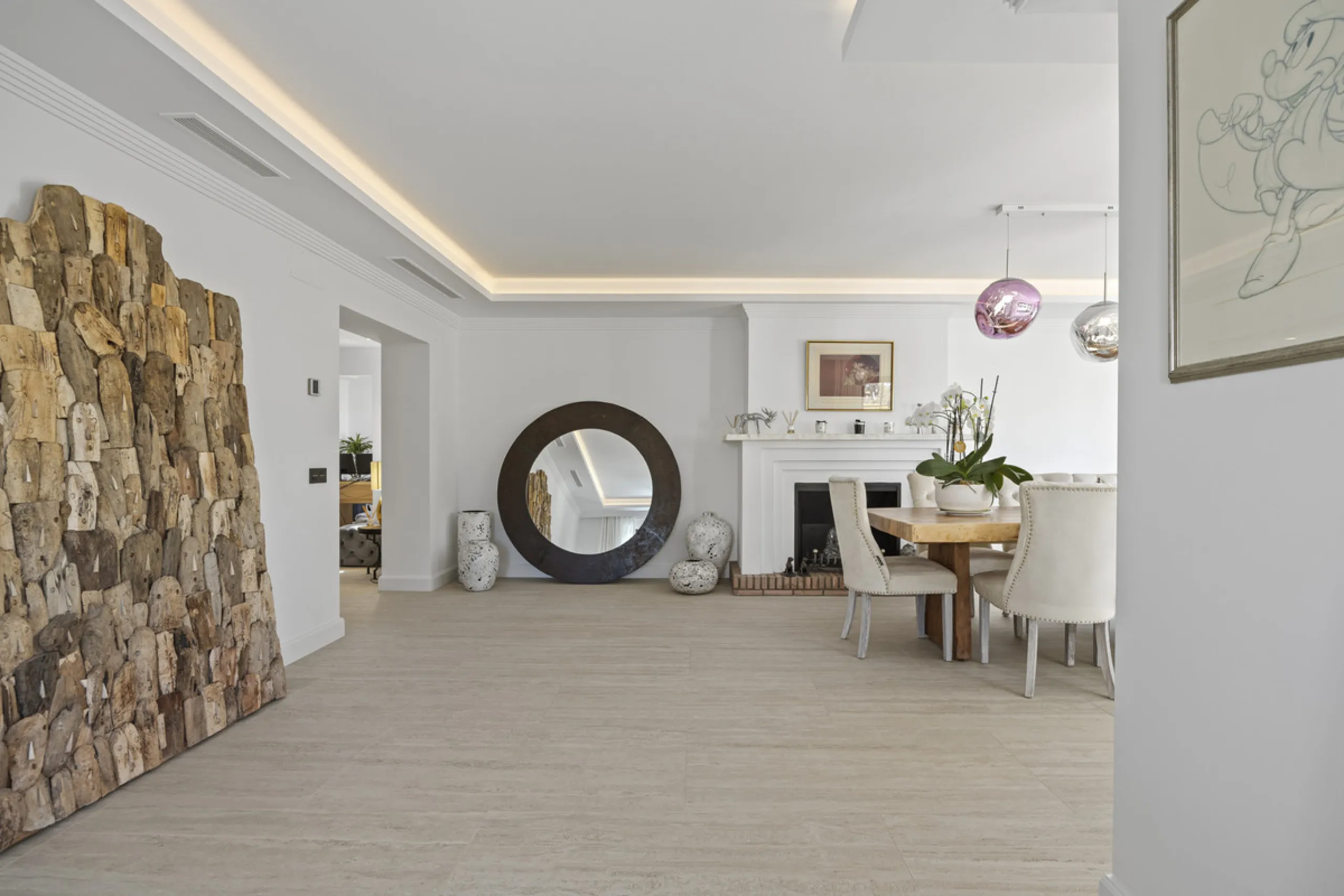 Discover this exceptional southwest-facing villa, a stunning blend of contemporary elegance and modern comfort. Recently refurbished with top-quality materials, this exquisite home boasts a sleek design that perfectly complements its surroundings. Located